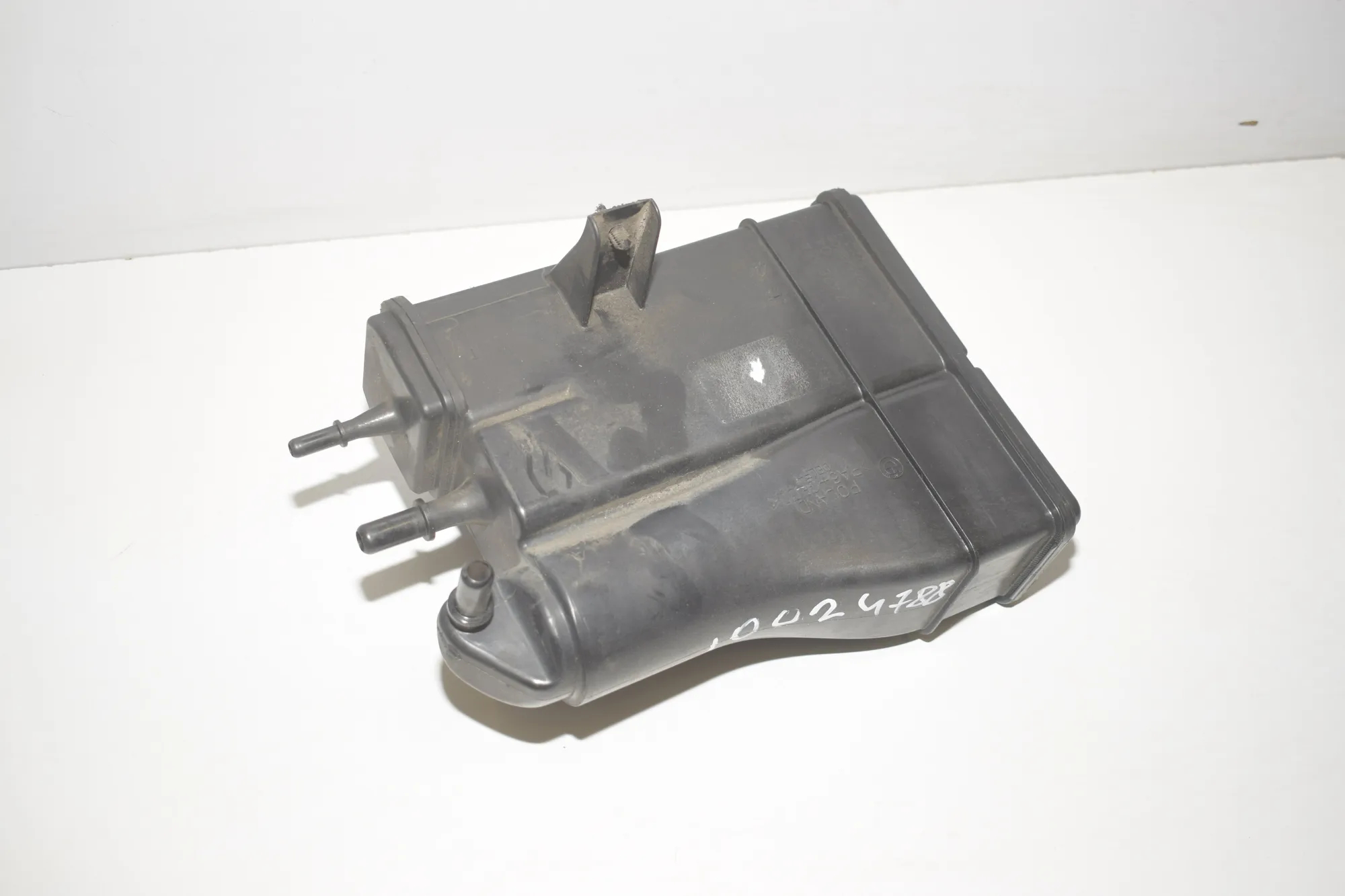 Charcoal Container Filter – OEM 7476384 · BMW X1 (F48) xDrive 25 i 2020 – 2