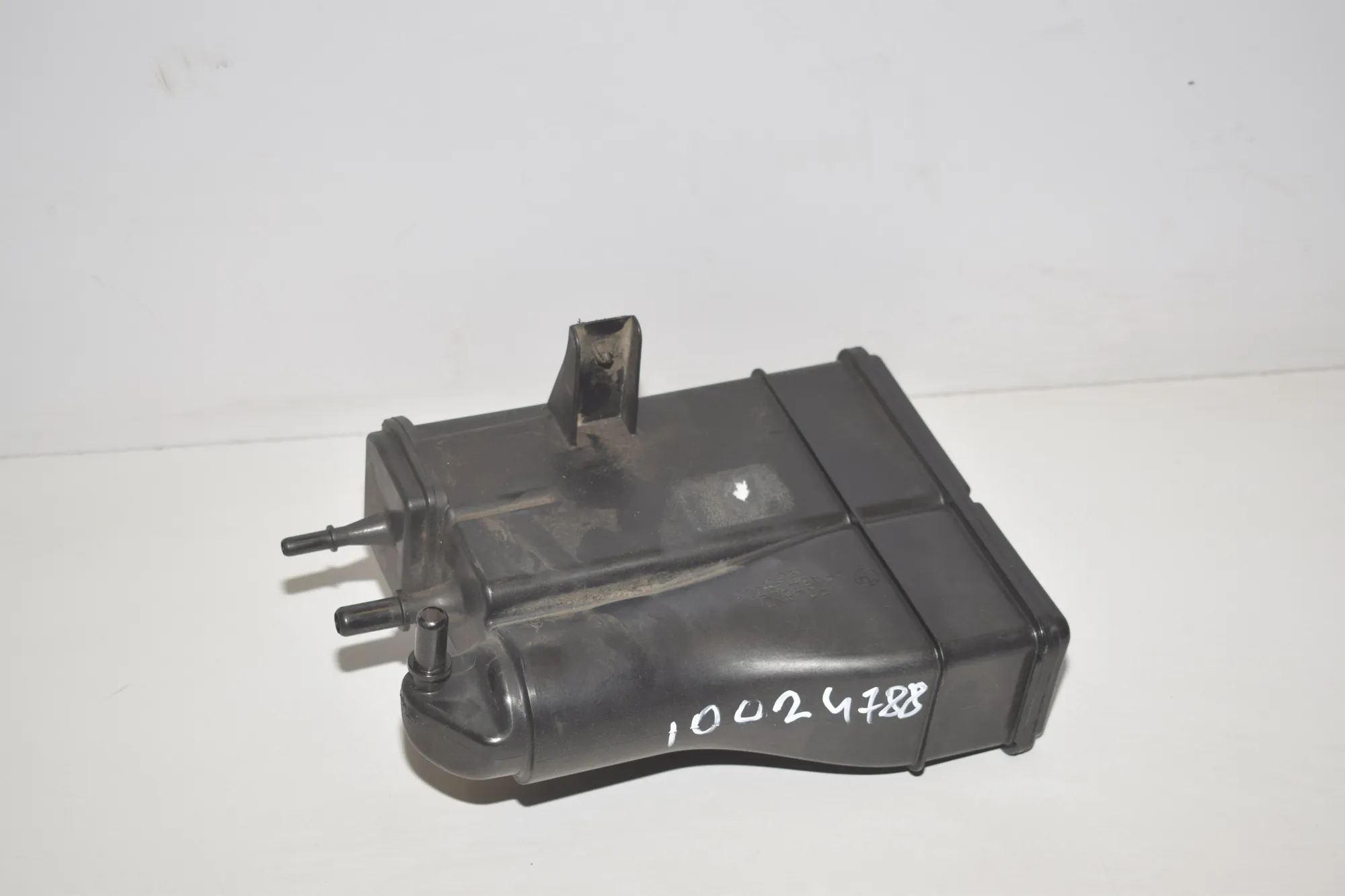 Charcoal Container Filter – OEM 7476384 · BMW X1 (F48) xDrive 25 i 2020