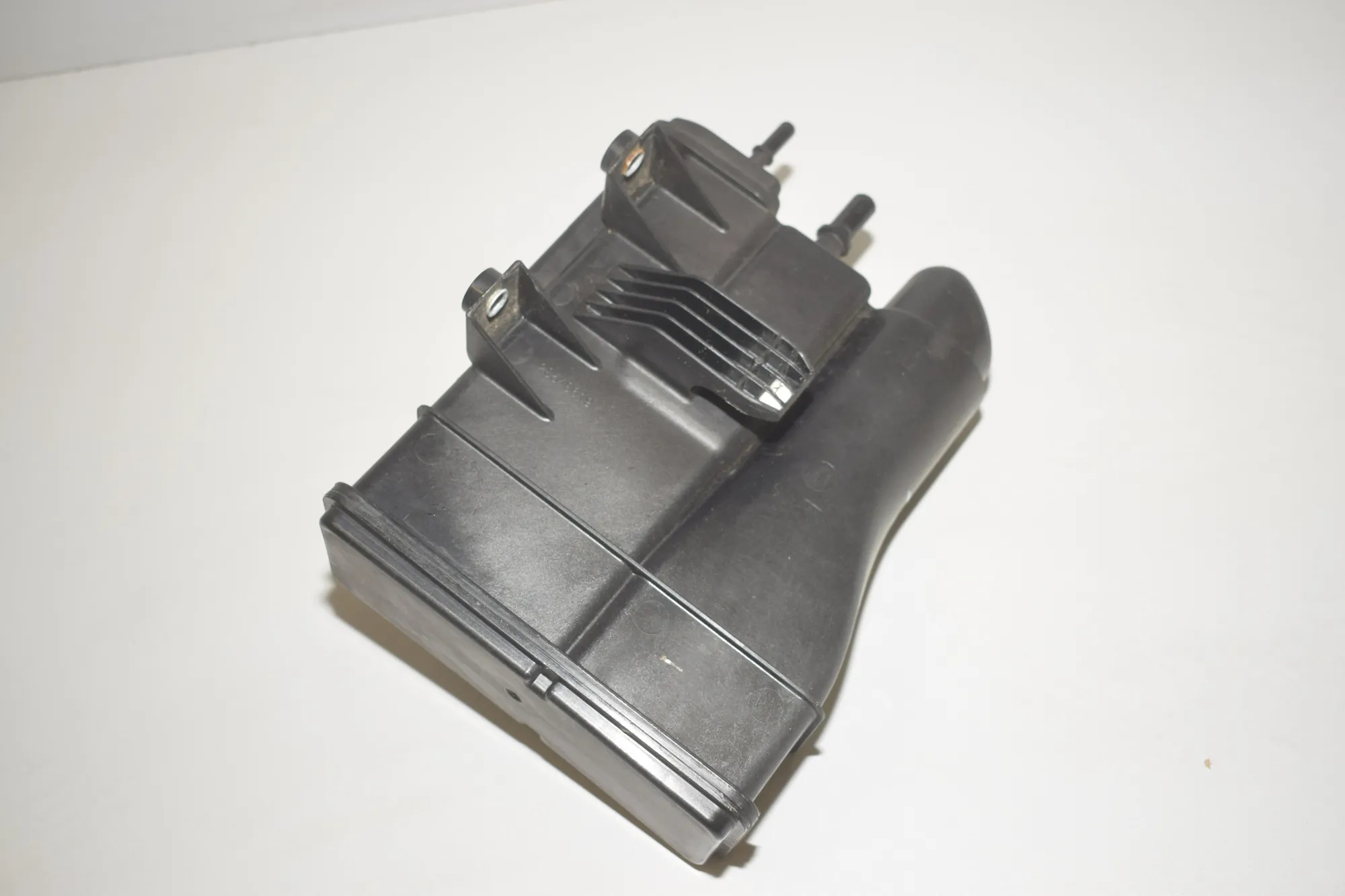 Charcoal Container Filter – OEM 7476384 · BMW X1 (F48) xDrive 25 i 2020 – 3