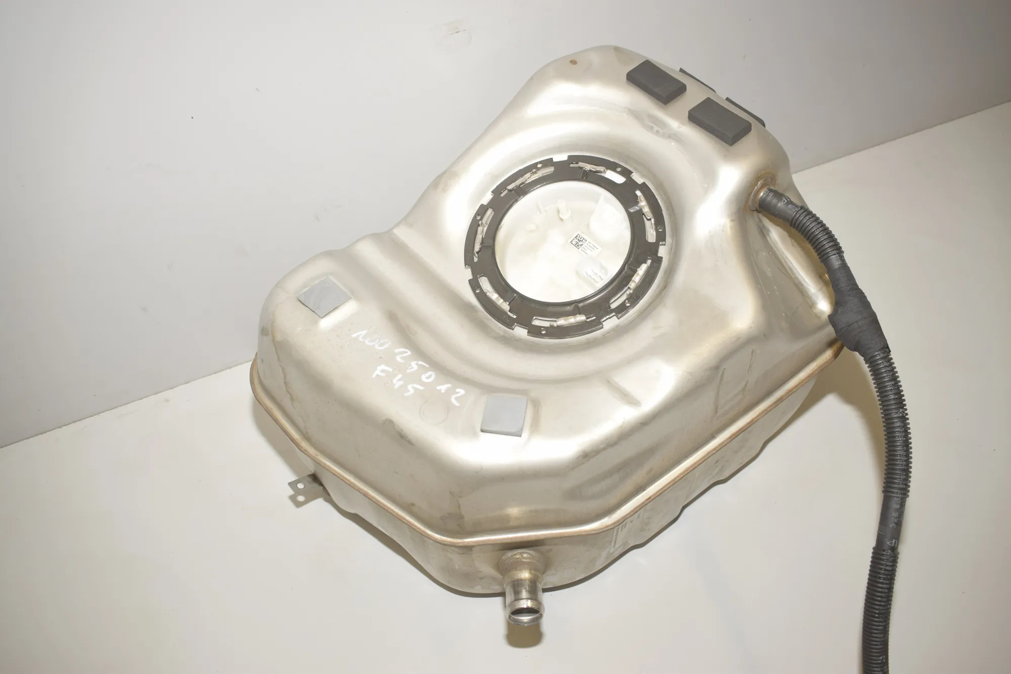 Fuel Tank – OEM 7348736 · BMW 2 Active Tourer (F45) 225 xe 2018 – 4