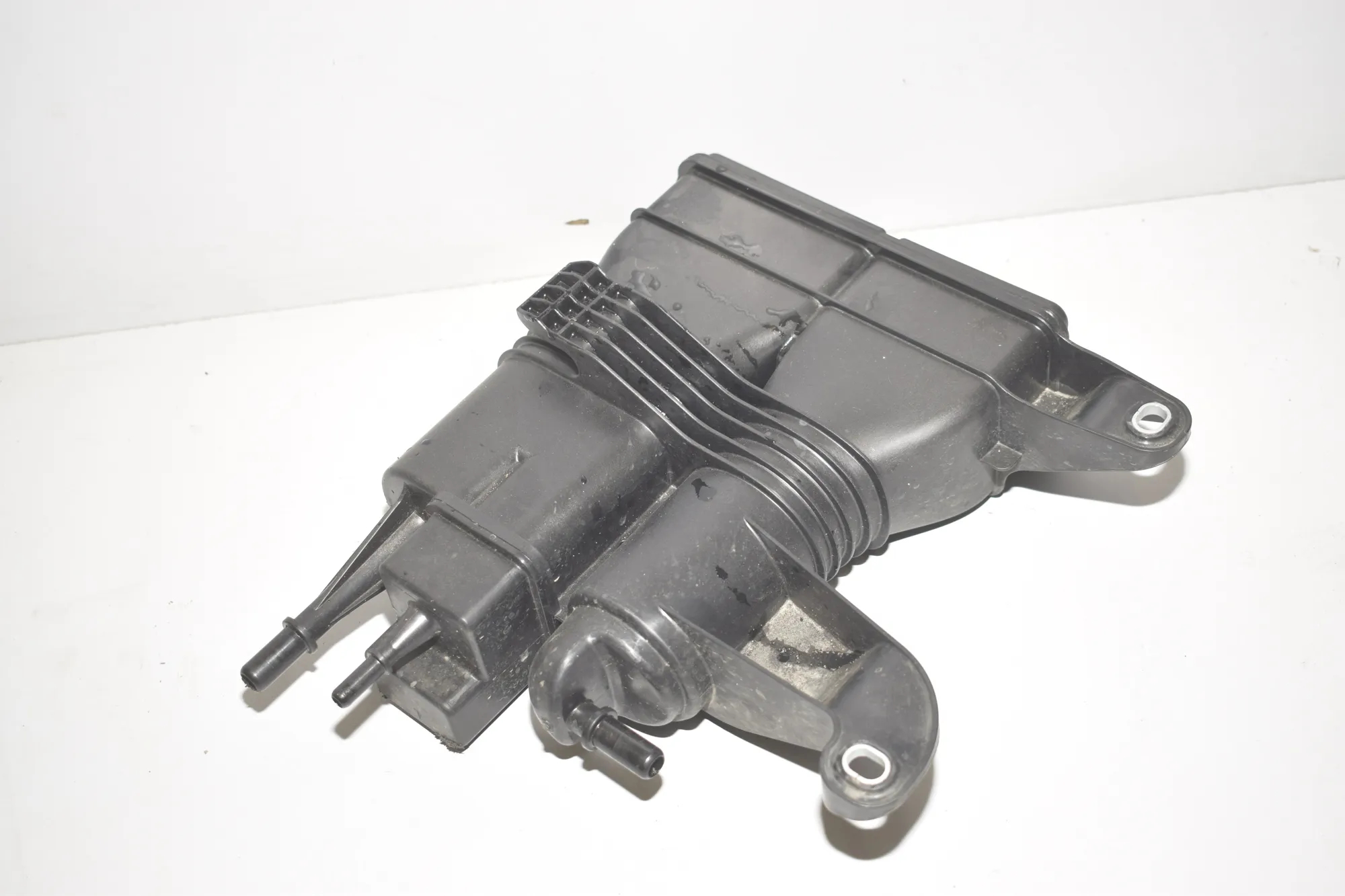 Charcoal Container Filter – OEM 9452948 · BMW X1 (U11) (2022 - -) BMW X1 (U11) sDrive 18 i 2024 – 2