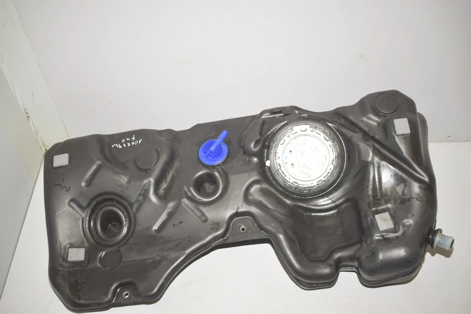 Fuel Tank – OEM 9895425 · BMW 1 (F40) (2019 - -) (F40)118d 2021