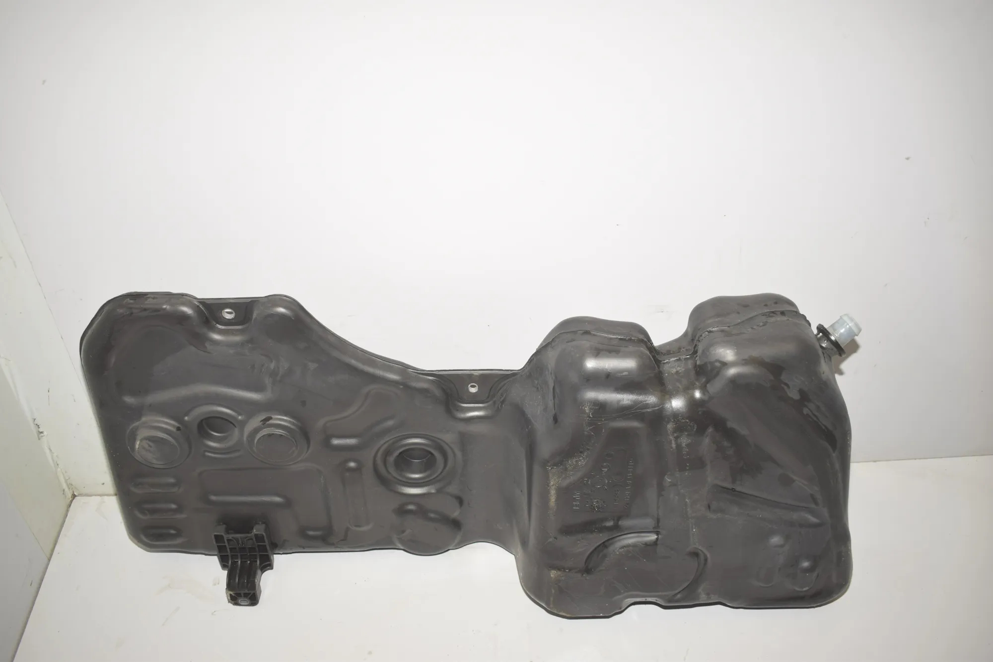 Fuel Tank – OEM 9895425 · BMW 1 (F40) (2019 - -) (F40)118d 2021 – 3