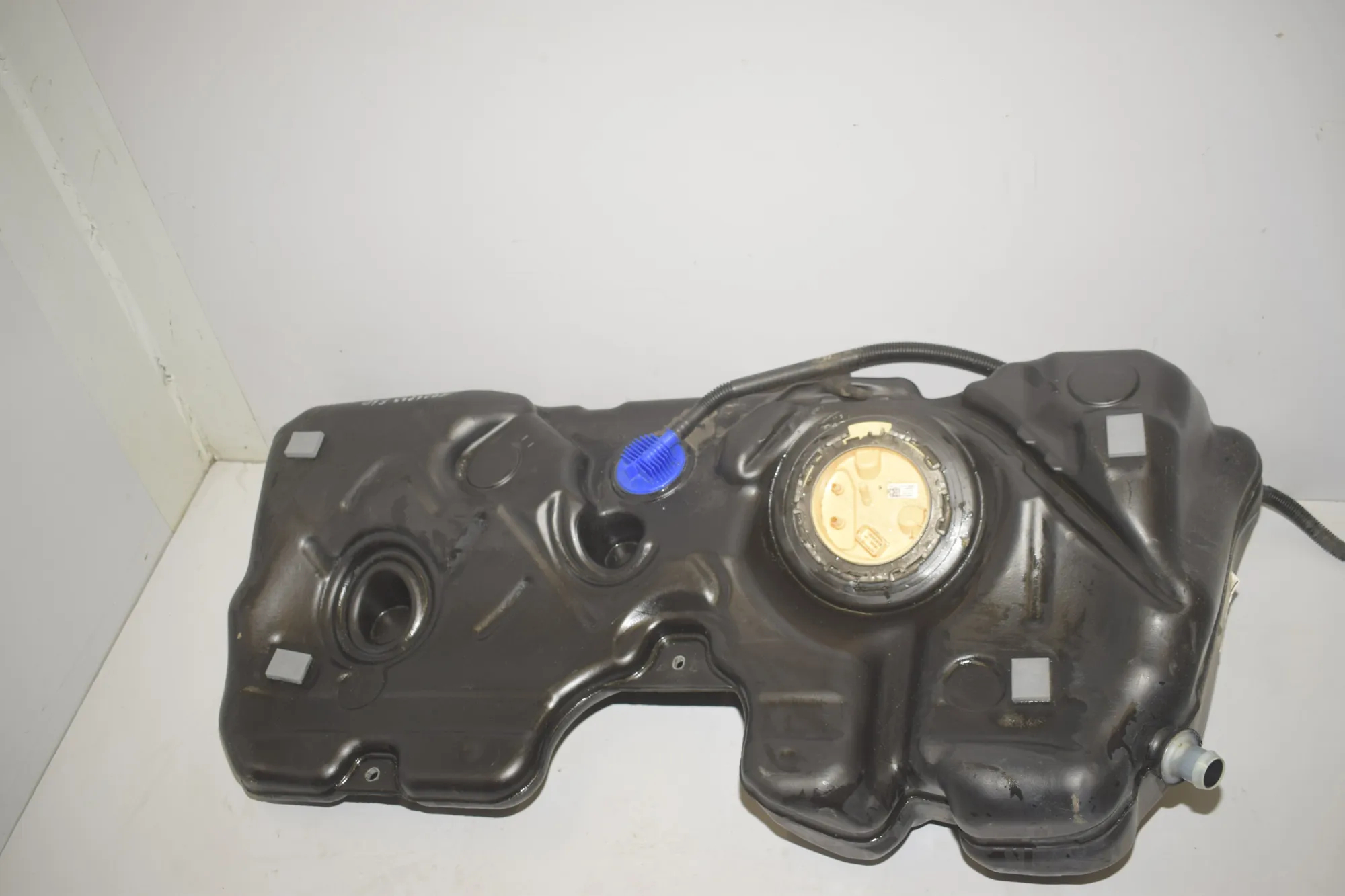 Fuel Tank – OEM 9895428 · BMW 1 (F40) (2019 - -) (F40)118d 2022 – 2