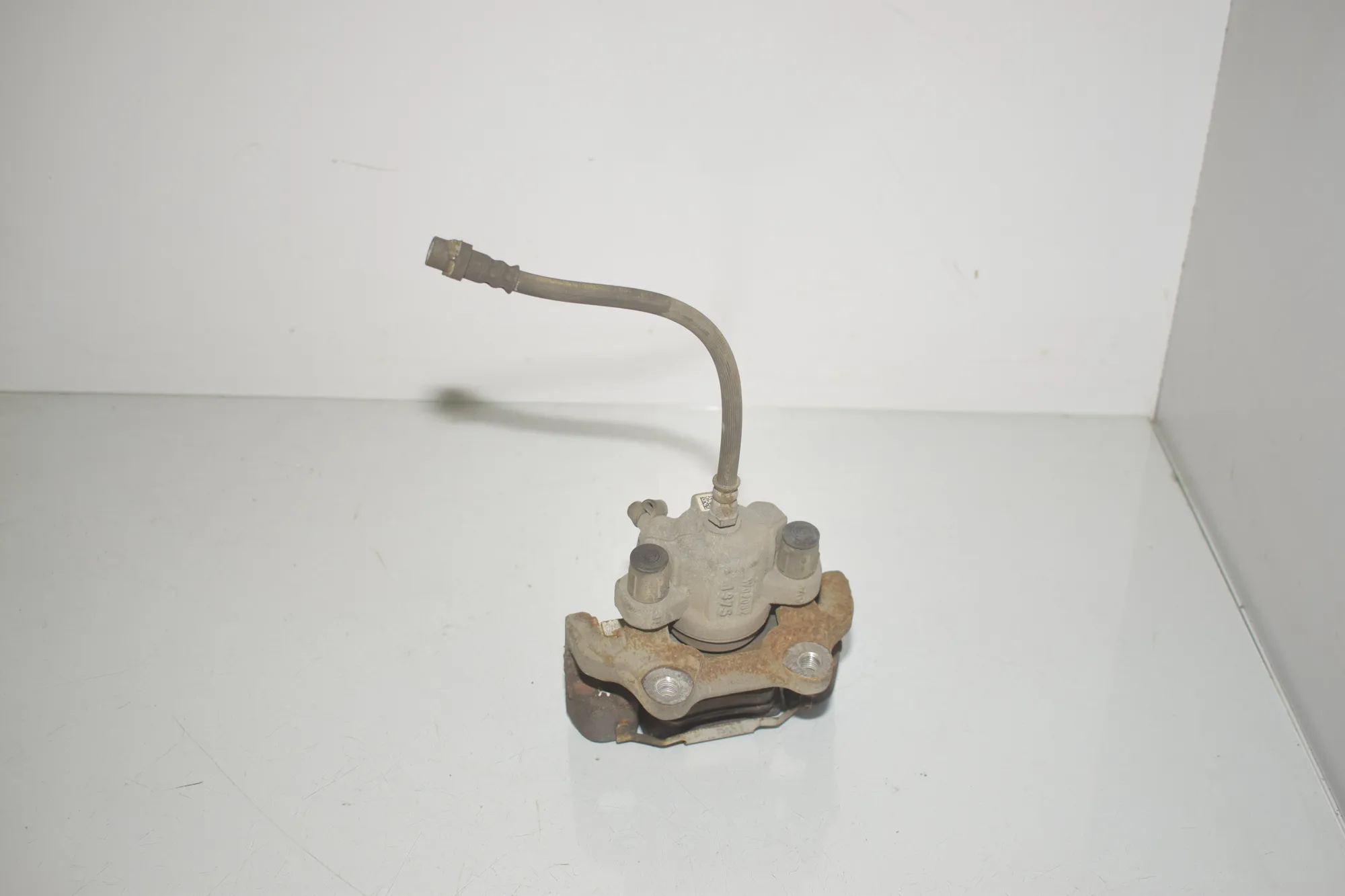 Rear Right Brake Caliper – OEM 6850970 · BMW 3 (F30, F80) 328 i 2014 – 3