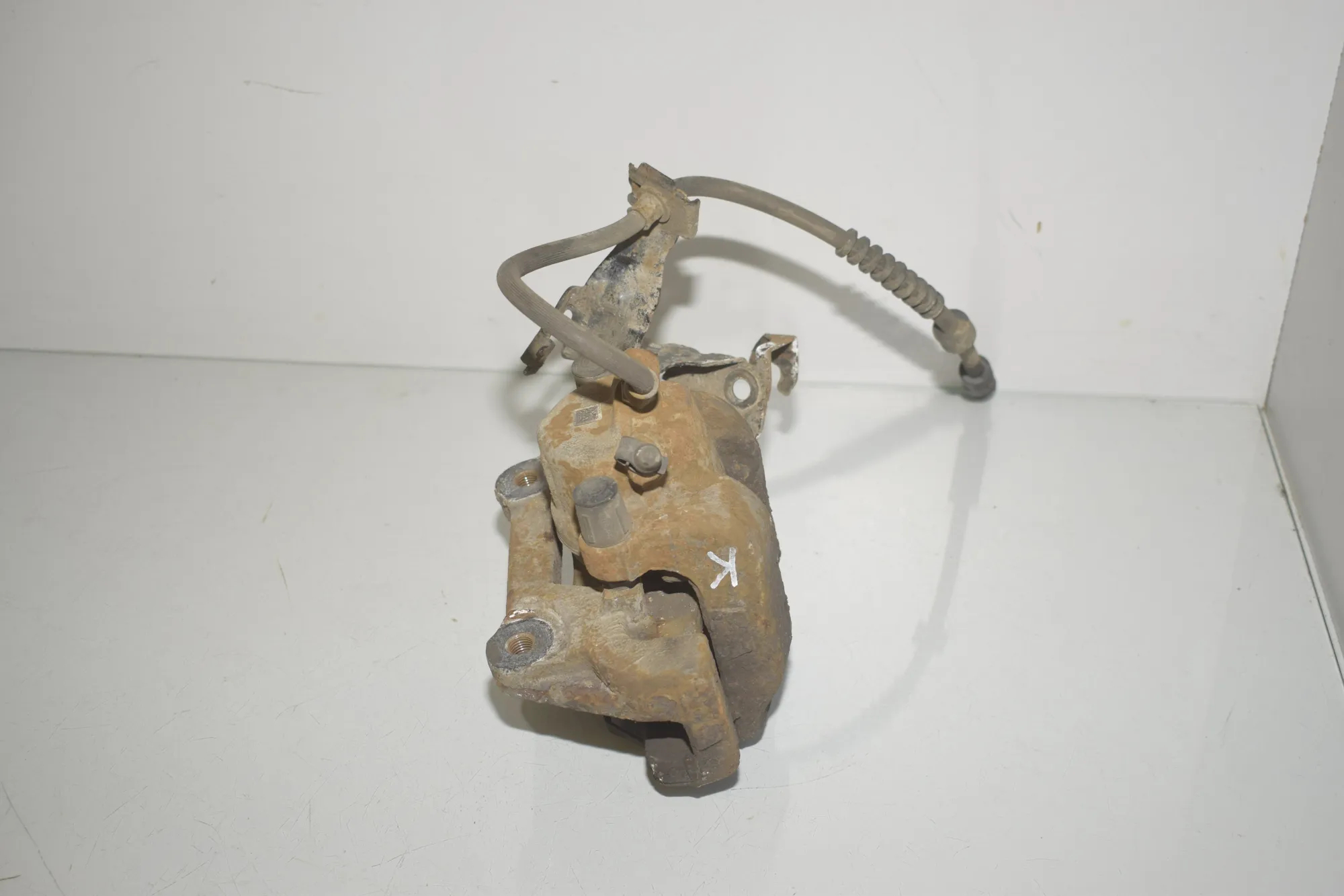 Front Left Brake Caliper – OEM 6850969 · BMW 3 Touring (F31) 330 d 2013 – 5