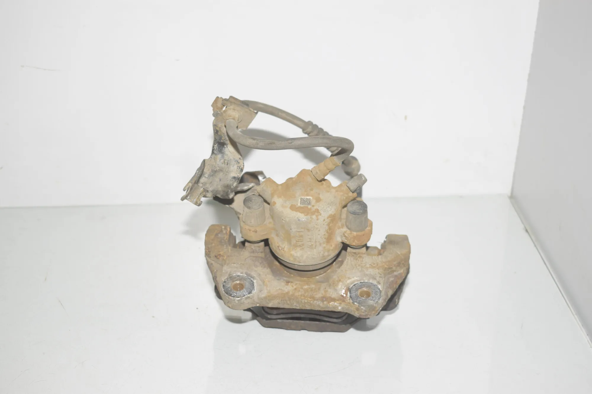 Front Left Brake Caliper – OEM 6850969 · BMW 3 Touring (F31) 330 d 2013 – 3