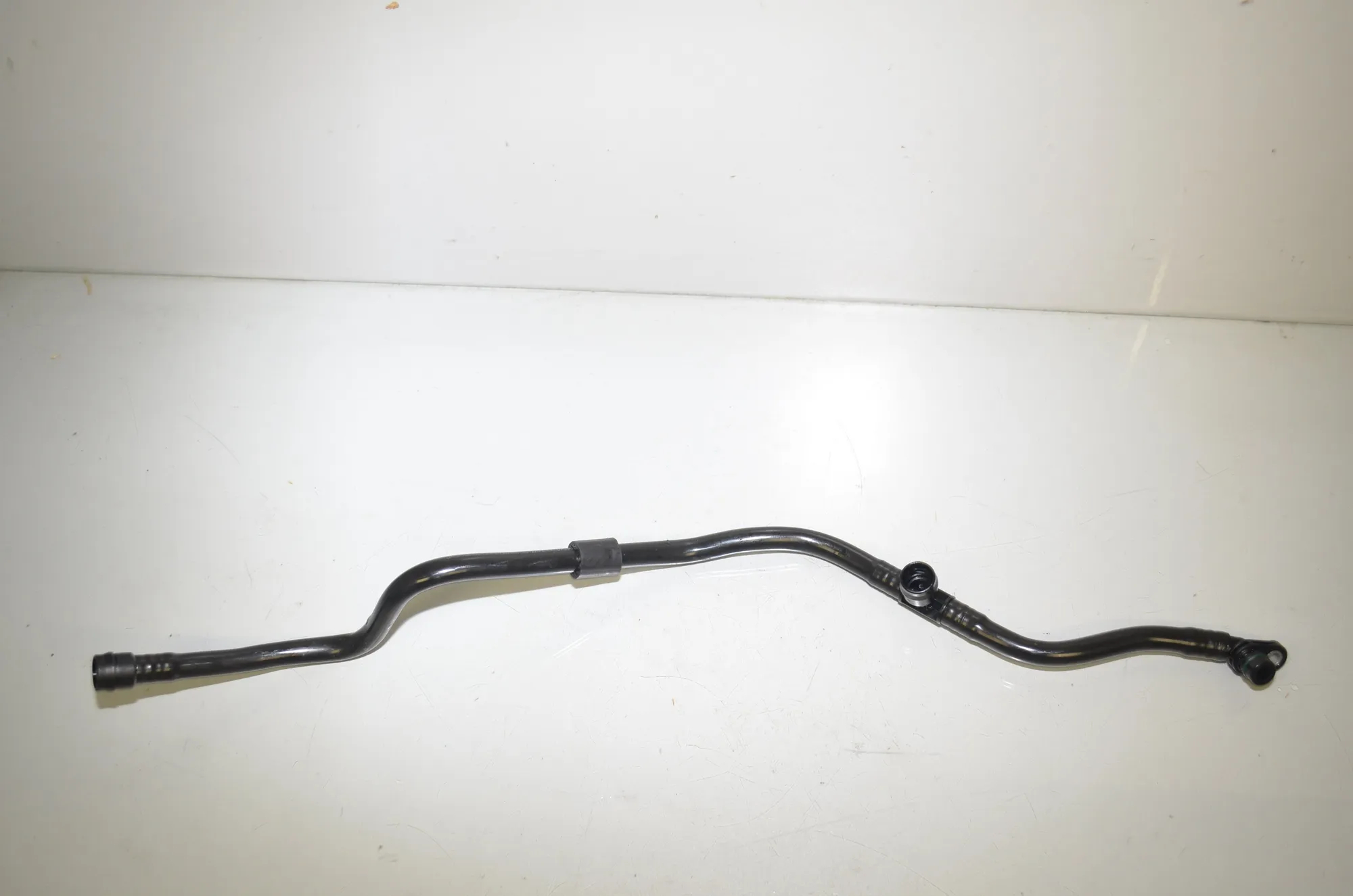 Other tubes – OEM 9487536 · BMW X1 (U11) (2022 - -) BMW X1 (U11) sDrive 18 i 2024 – 2