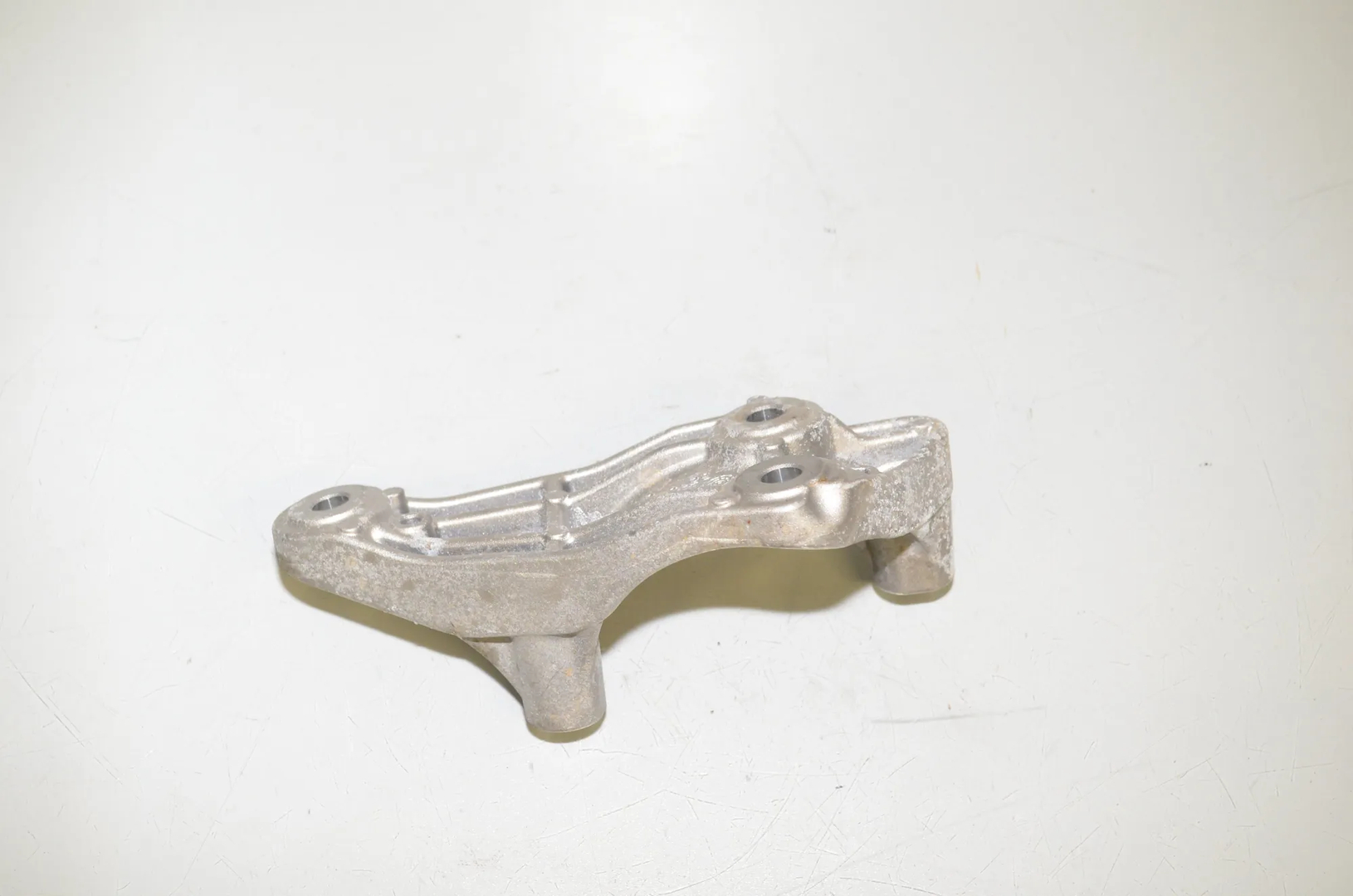 Bracket – OEM 8513419 · BMW X1 (U11) (2022 - -) BMW X1 (U11) sDrive 18 i 2024