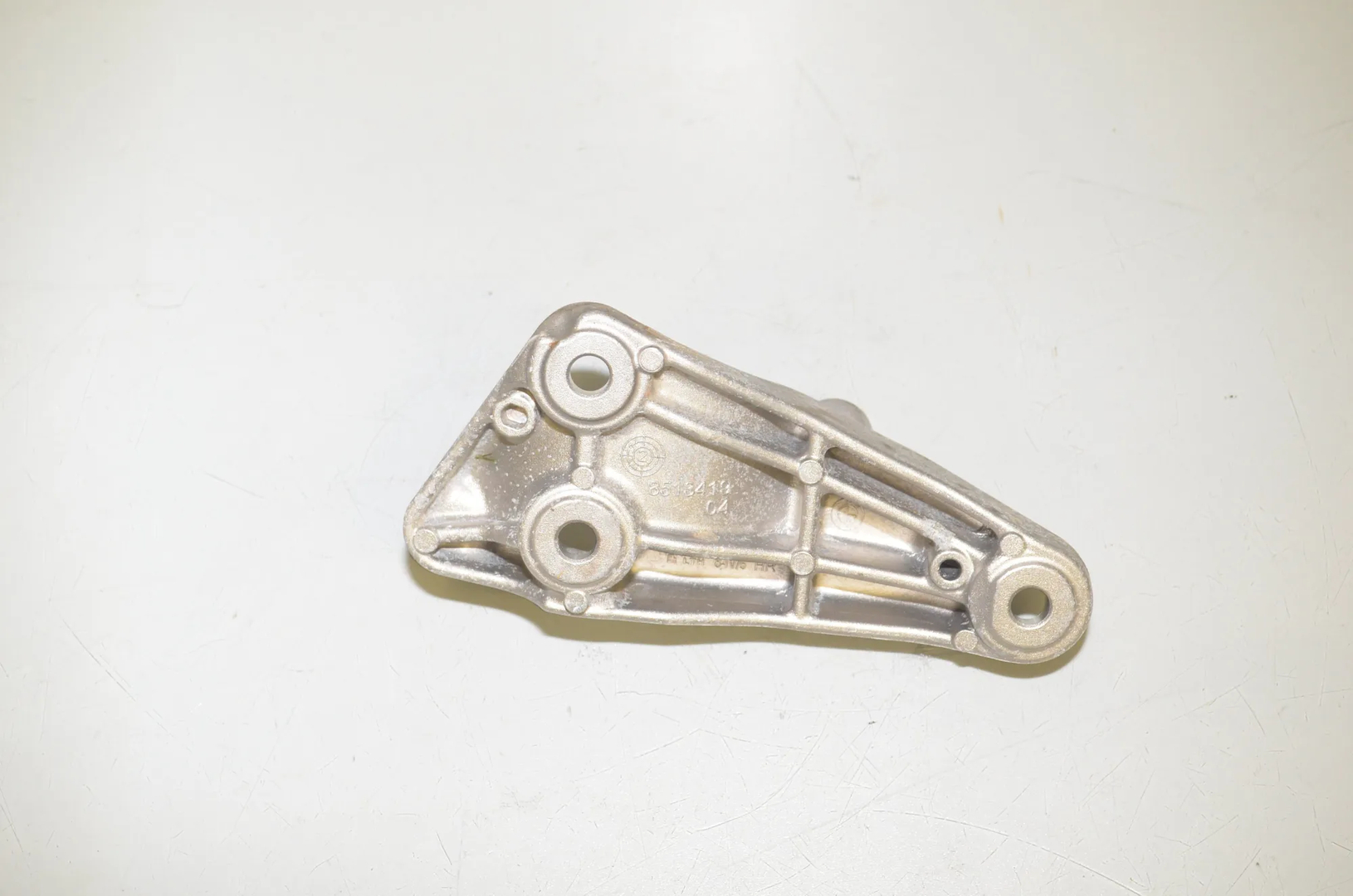 Bracket – OEM 8513419 · BMW X1 (U11) (2022 - -) BMW X1 (U11) sDrive 18 i 2024 – 2
