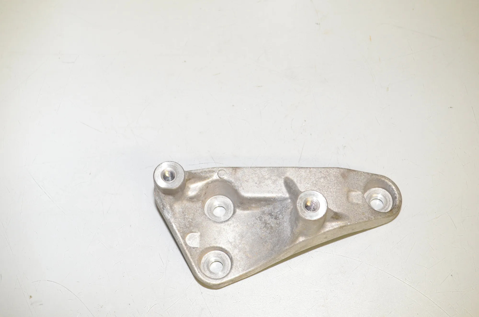 Bracket – OEM 8513419 · BMW X1 (U11) (2022 - -) BMW X1 (U11) sDrive 18 i 2024 – 4