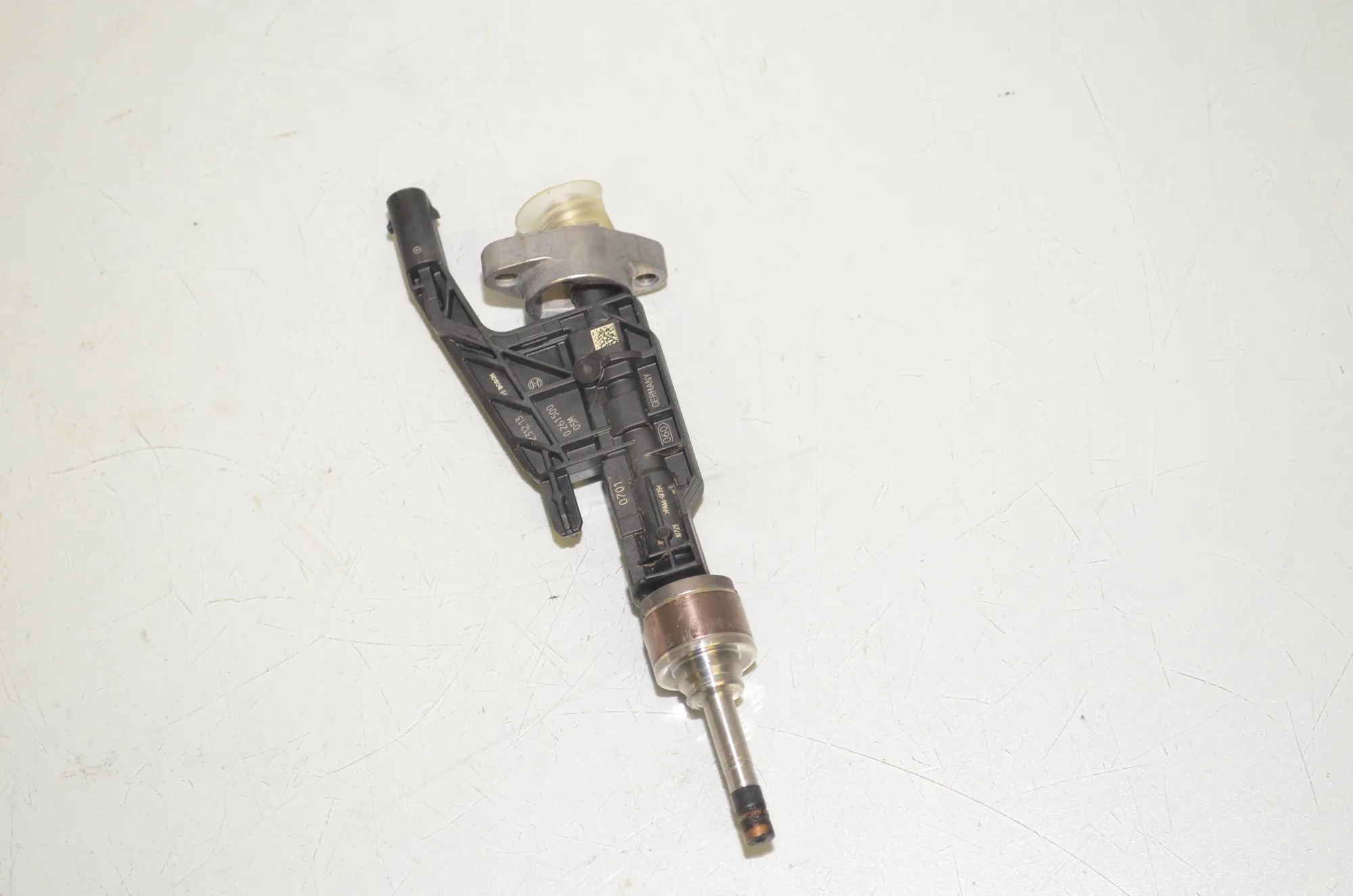 Fuel Injector – OEM 8744746 · BMW X1 (U11) (2022 - -) BMW X1 (U11) sDrive 18 i 2024 – 3