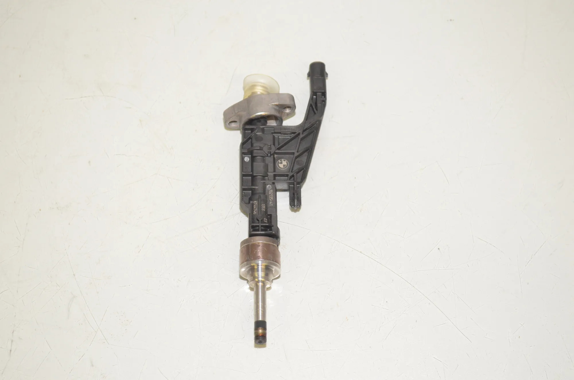 Fuel Injector – OEM 8744746 · BMW X1 (U11) (2022 - -) BMW X1 (U11) sDrive 18 i 2024 – 2