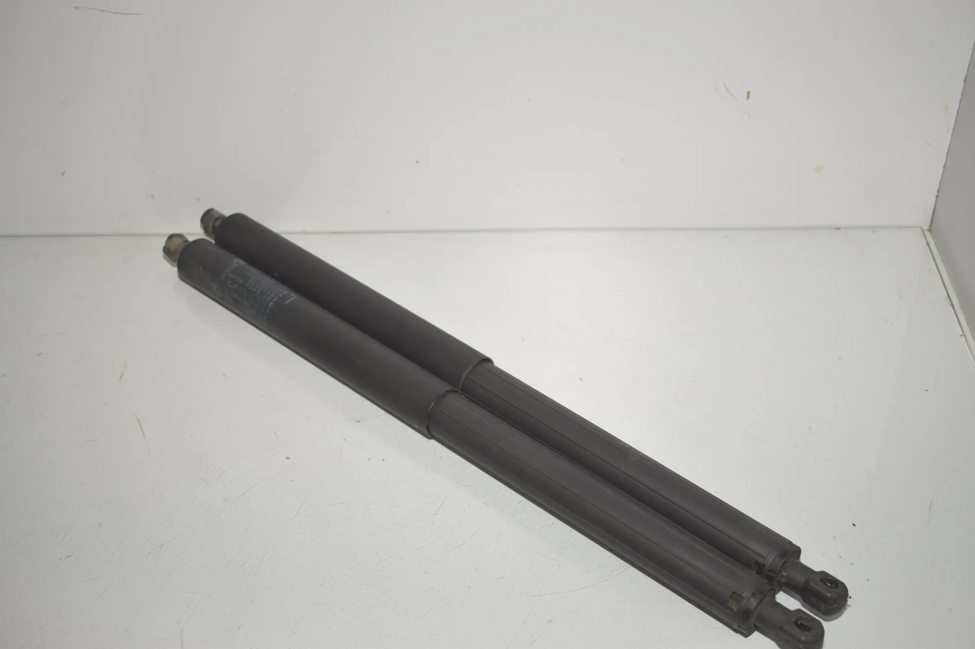 Right Side Tailgate Gas Strut – OEM 7410916 · BMW 2 Active Tourer (F45) 216 d 2017 – 3