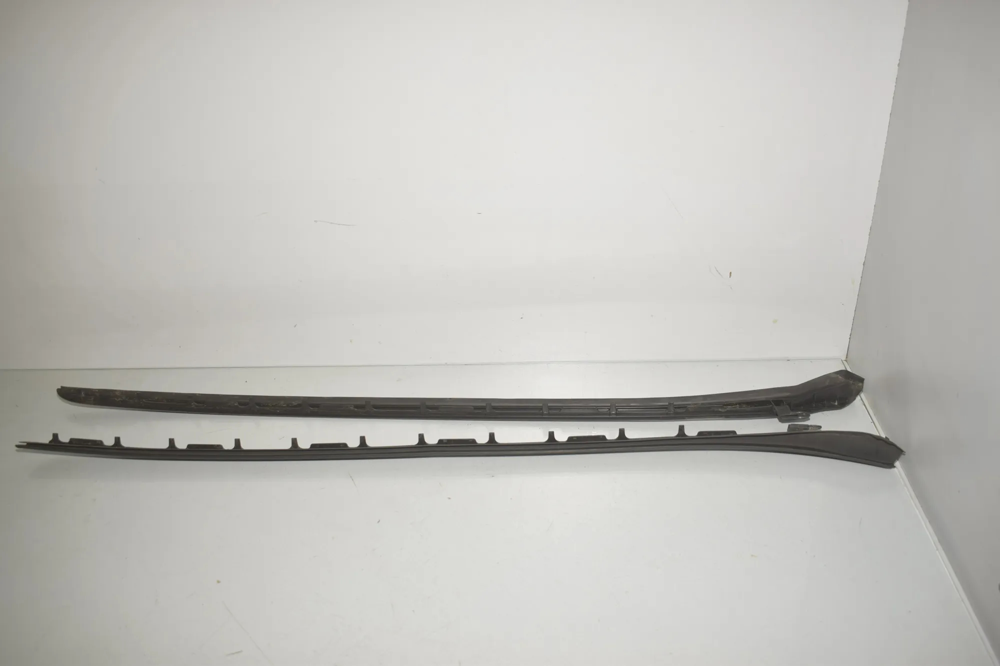 Front Windshield Trim – OEM 7301036 · BMW 2 Active Tourer (F45) 216 d 2017 – 2