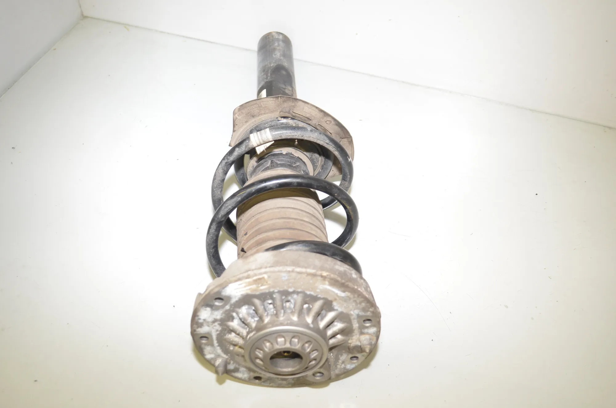 Front Right Shock Absorber – OEM 6874796 · BMW 2 Active Tourer (F45) 225 xe 2018 – 2