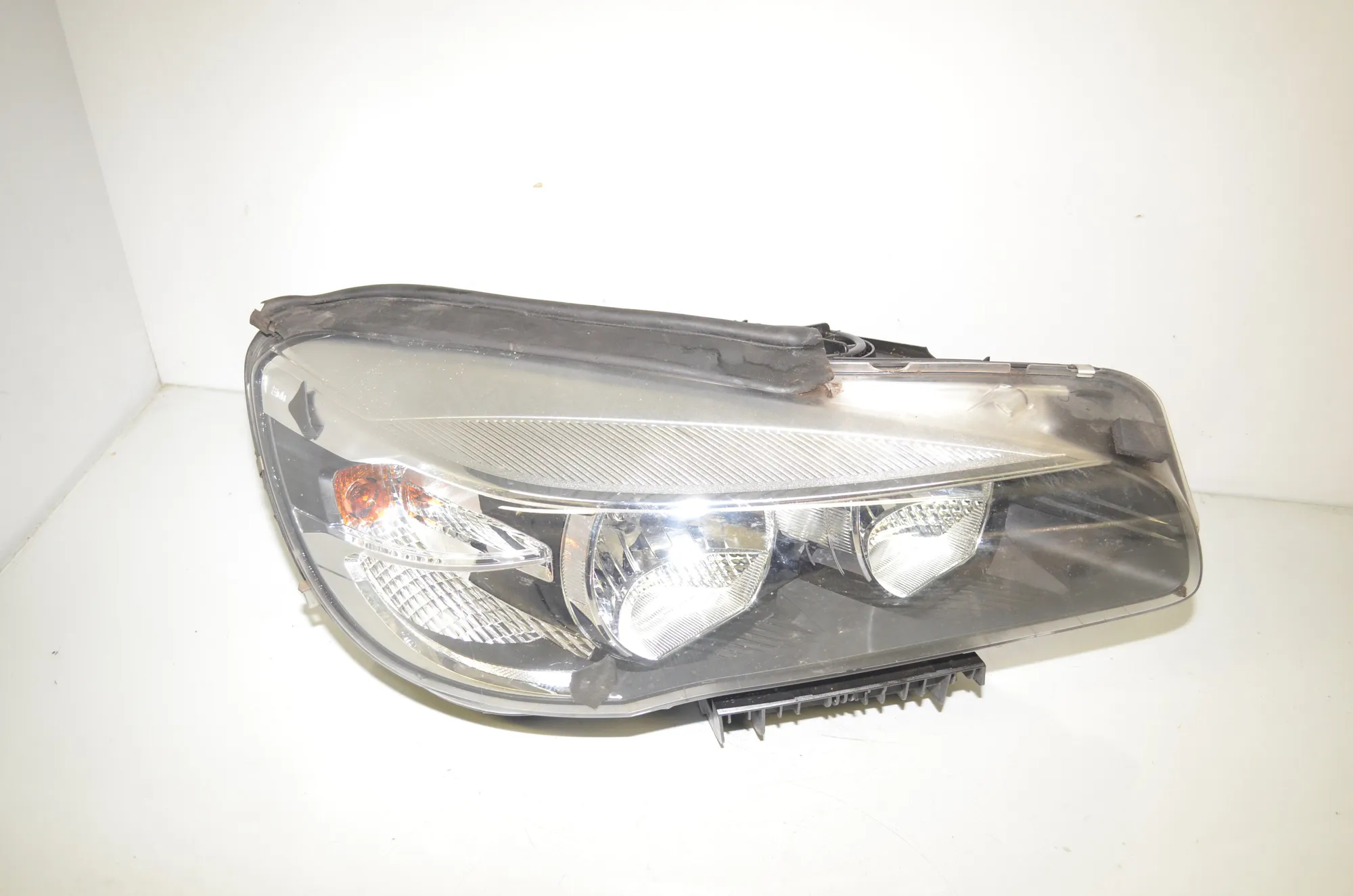Front Right Headlight – OEM 7422574 · BMW 2 Active Tourer (F45) 225 xe 2018