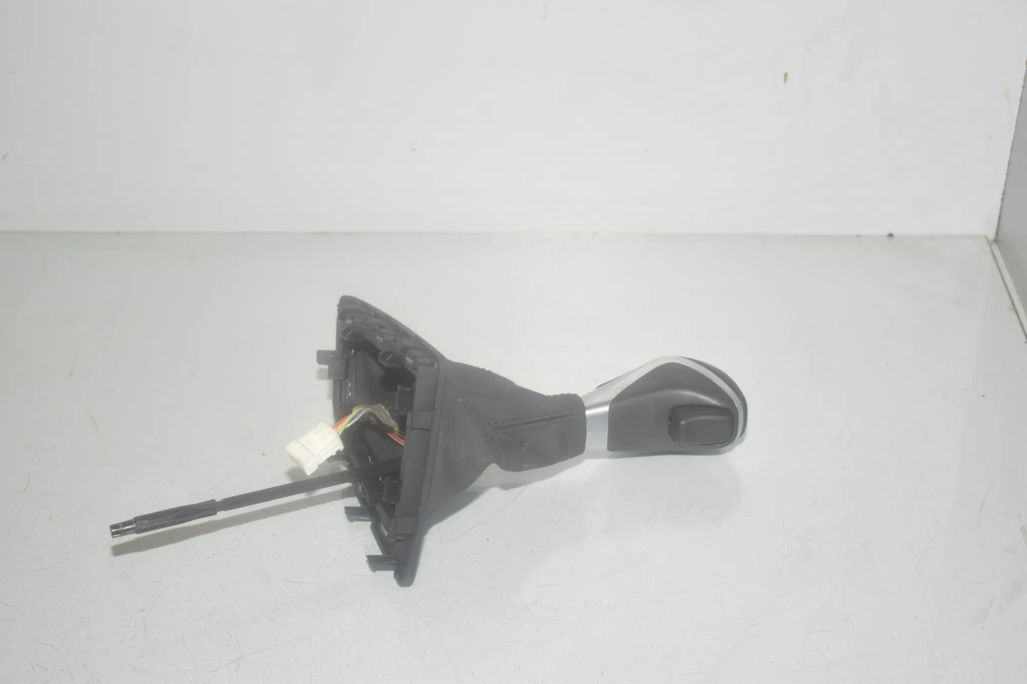 Gear Shifting Knob – OEM 9263414 · BMW 2 Active Tourer (F45) 225 xe 2018 – 2