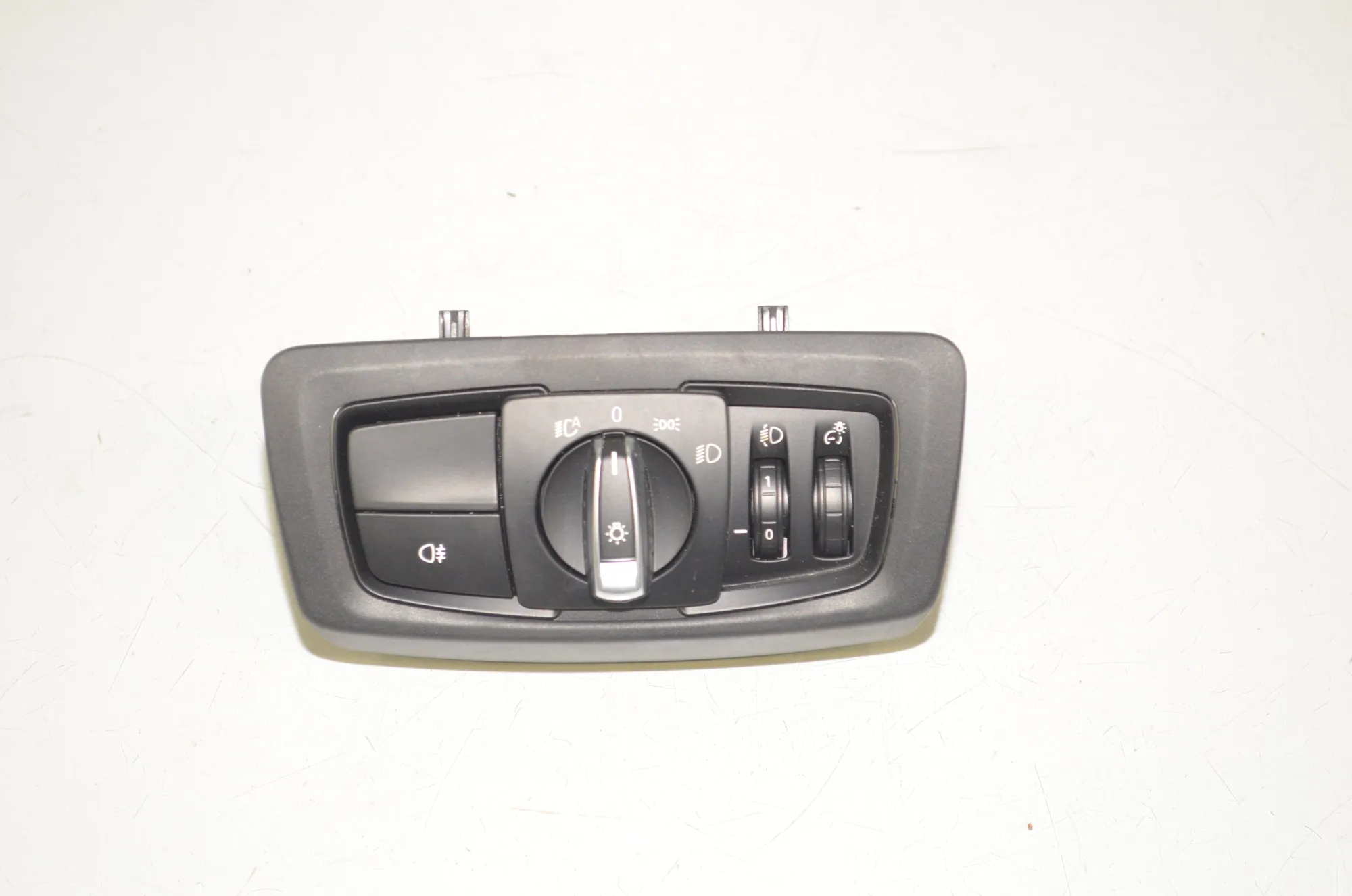 Headlight Switch Control Unit – OEM 9865819 · BMW 2 Active Tourer (F45) 225 xe 2018