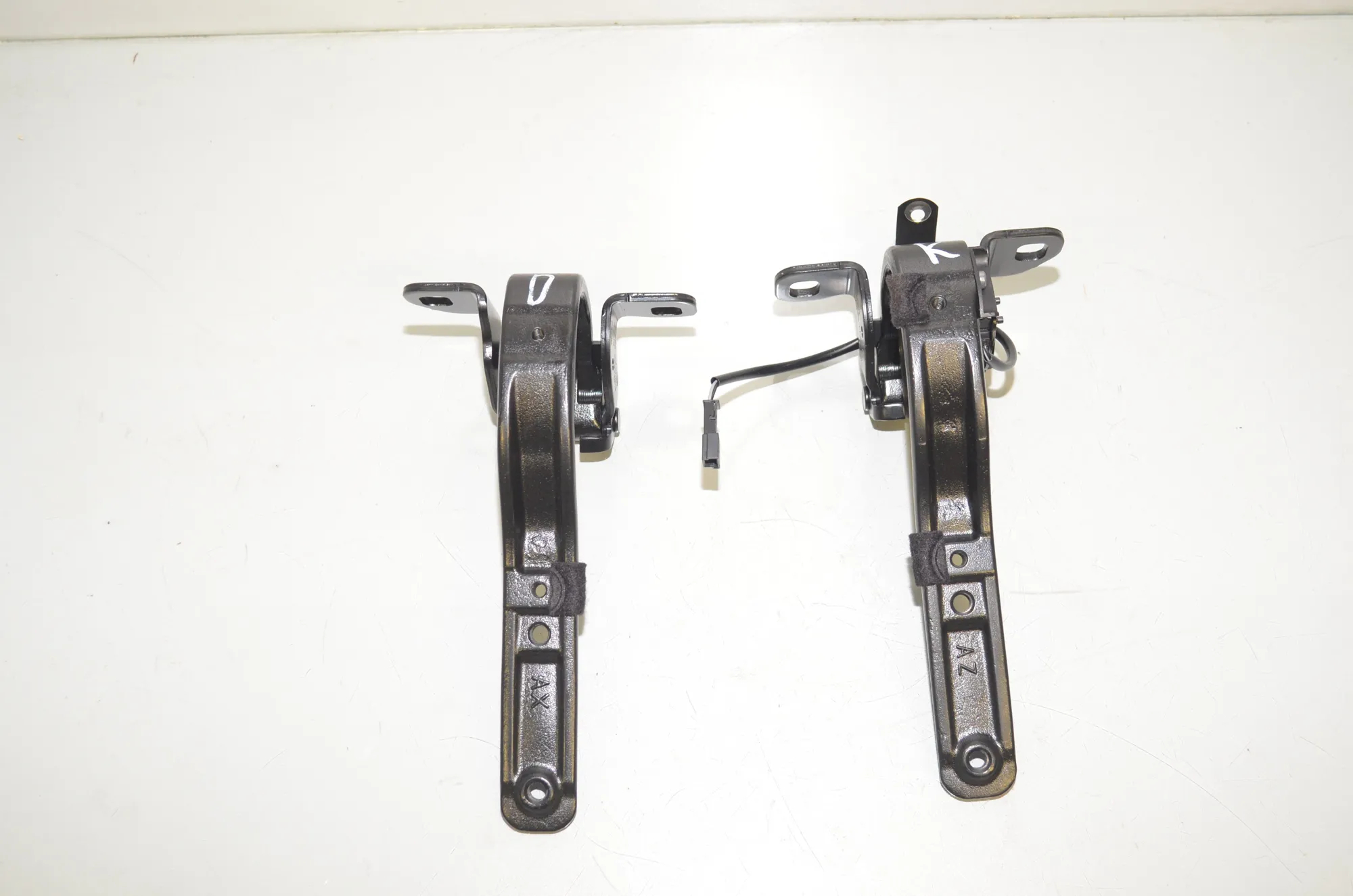 Tailgate Bootlid Hinge Set – OEM 7296774 · BMW i3 (I01) Electric 2019