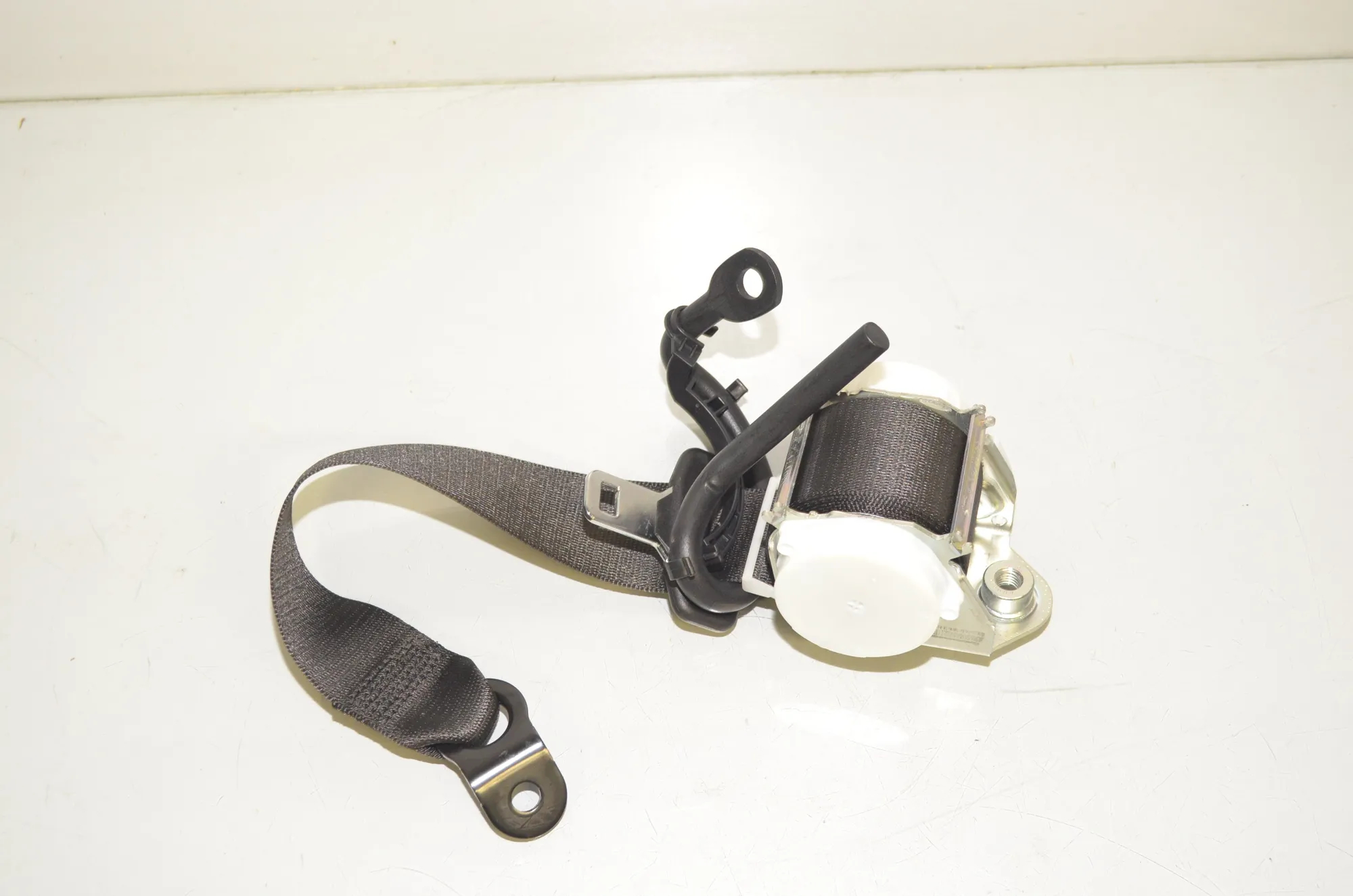 Rear Left Seatbelt – OEM 7305643 · BMW i3 (I01) Electric 2019