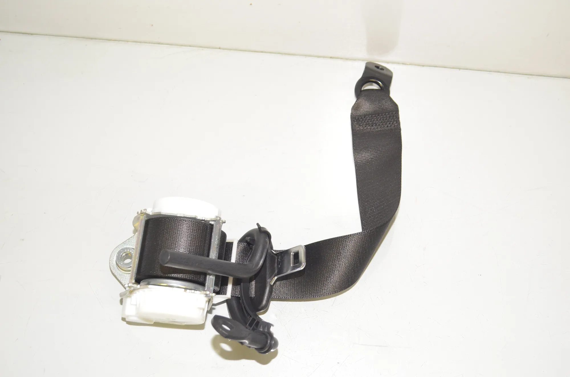 Rear Left Seatbelt – OEM 7305643 · BMW i3 (I01) Electric 2019 – 2