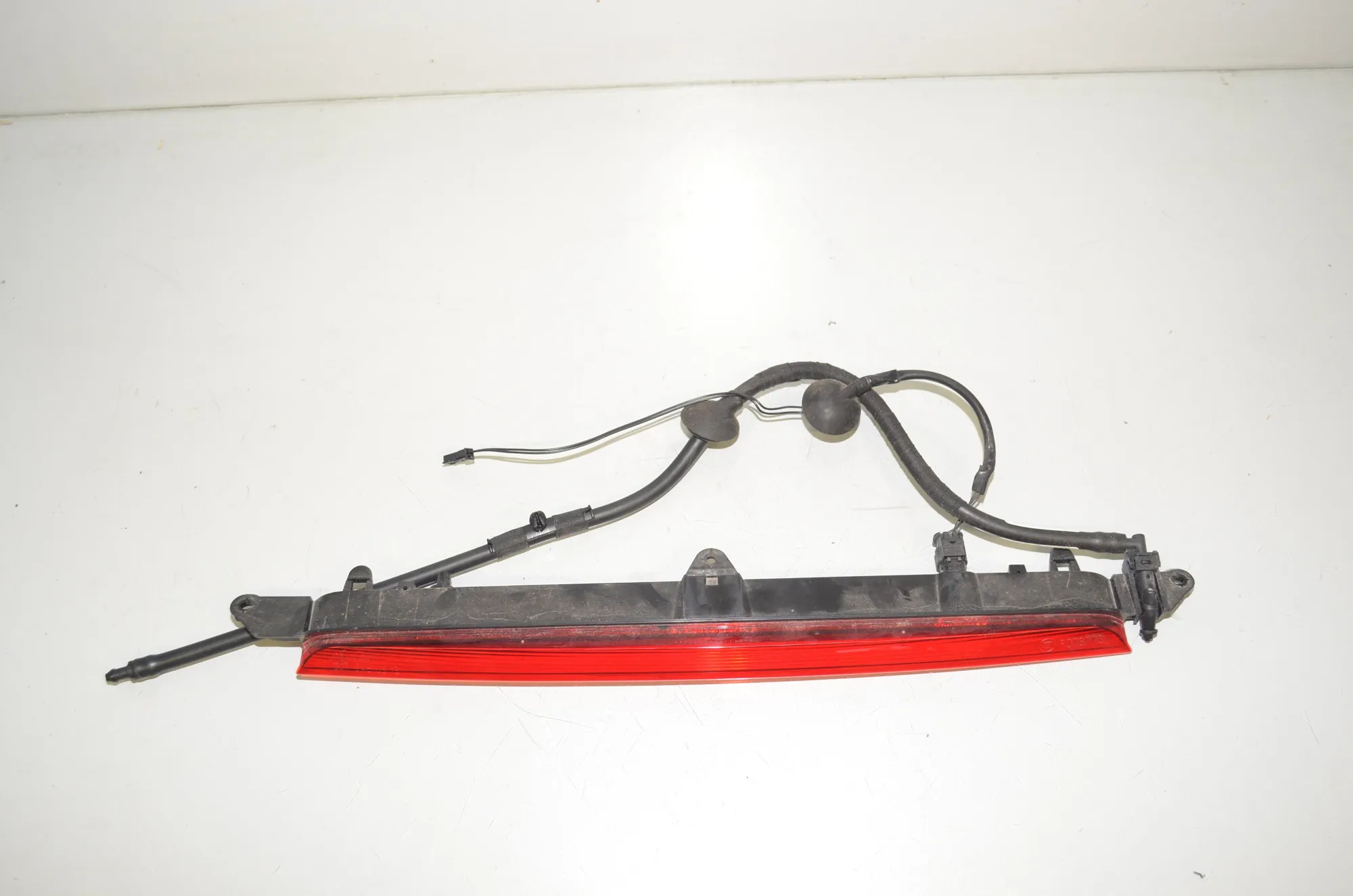 Rear Third Brake Stop Light – OEM 7304040 · BMW i3 (I01) Electric 2019 – 4