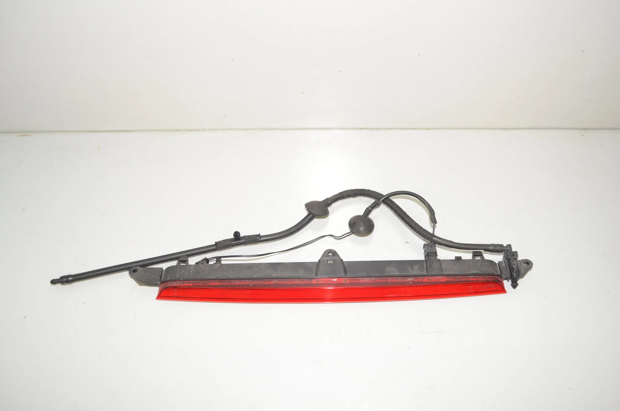 Rear Third Brake Stop Light – OEM 7304040 · BMW i3 (I01) Electric 2019