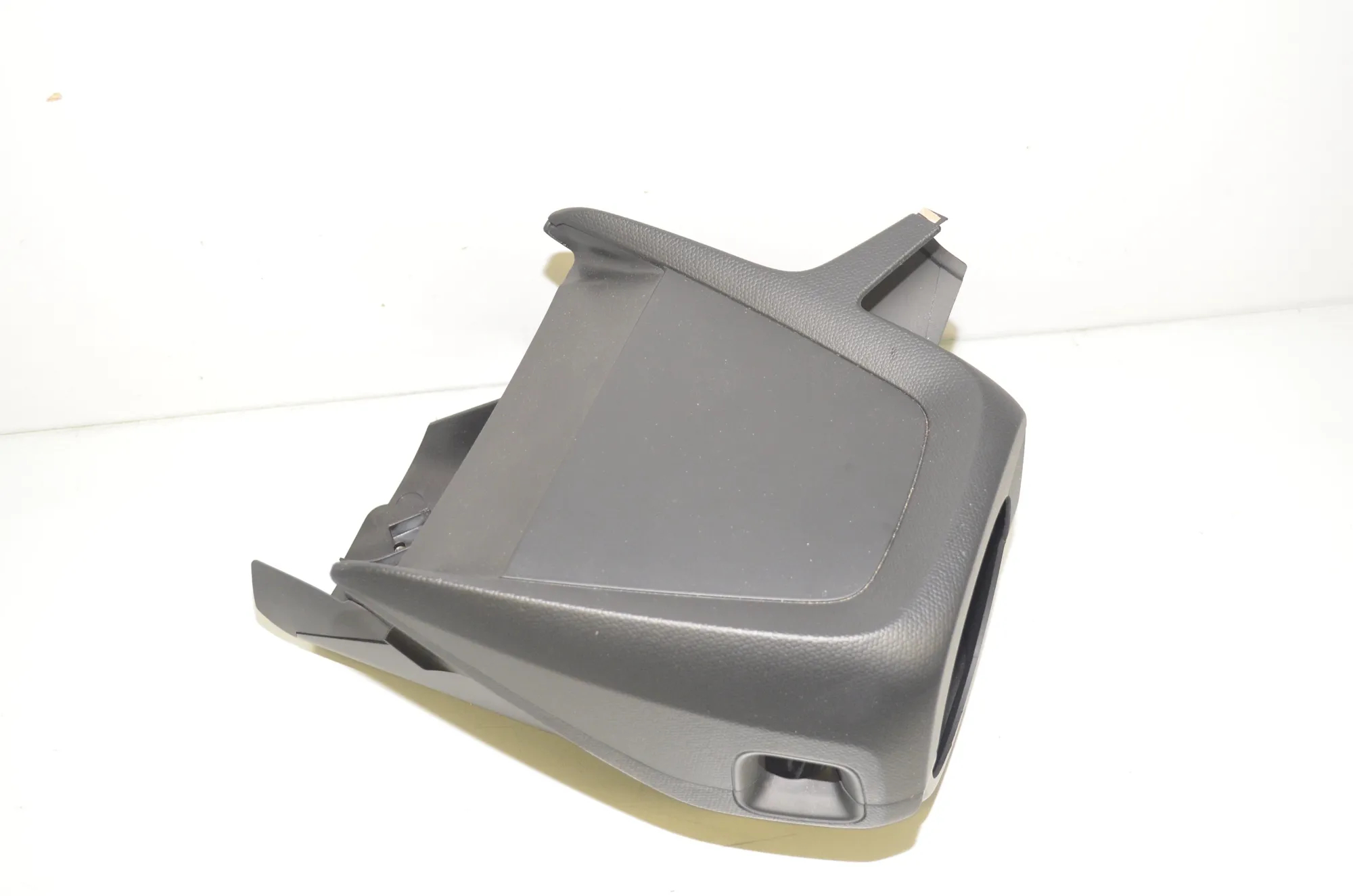 Steering Mechanism Trim – OEM 9285064 · BMW i3 (I01) Electric 2019 – 4