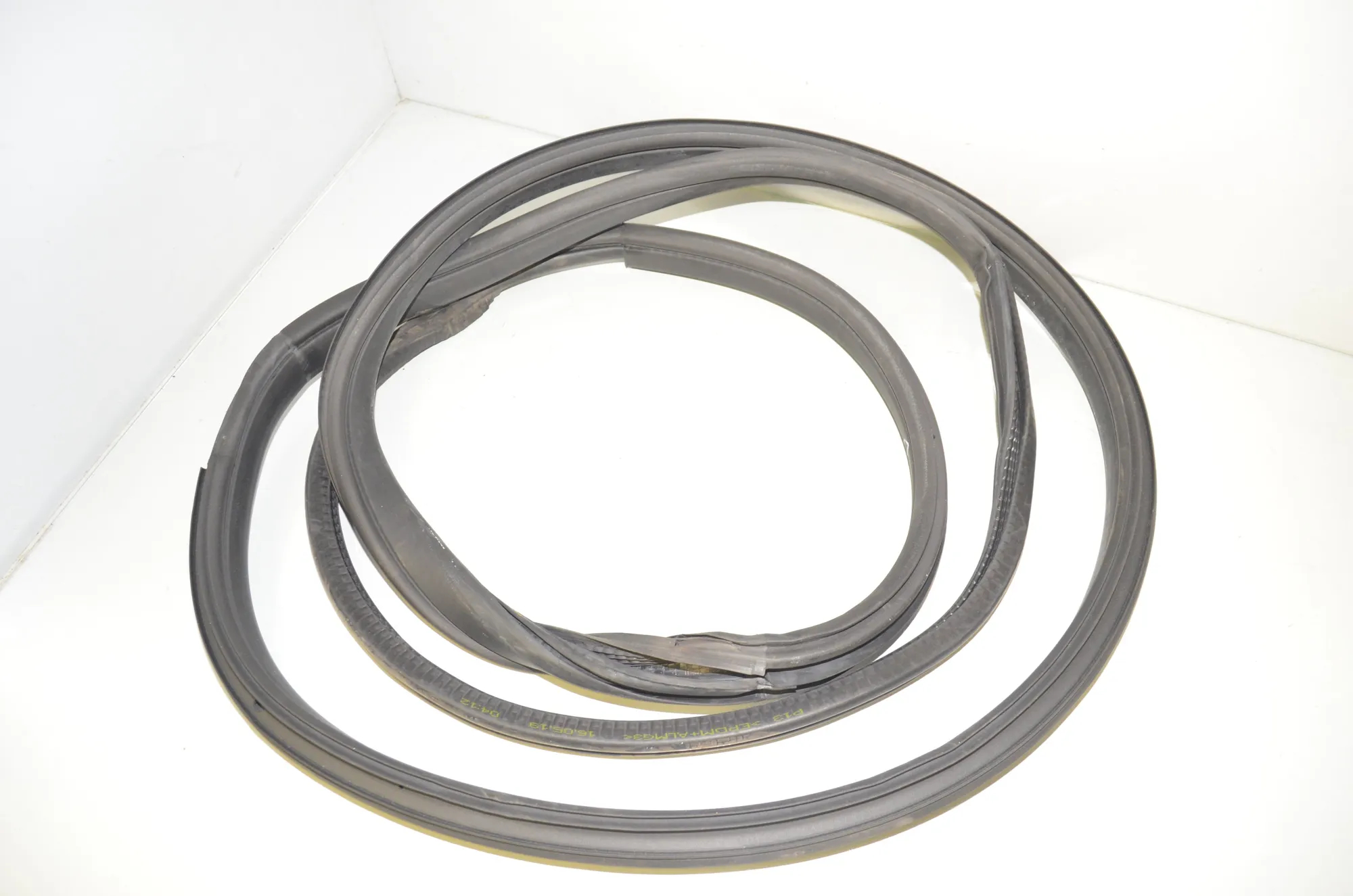 Front Right Door Seal Rubber – OEM 7361018 · BMW i3 (I01) Electric 2019 – 3