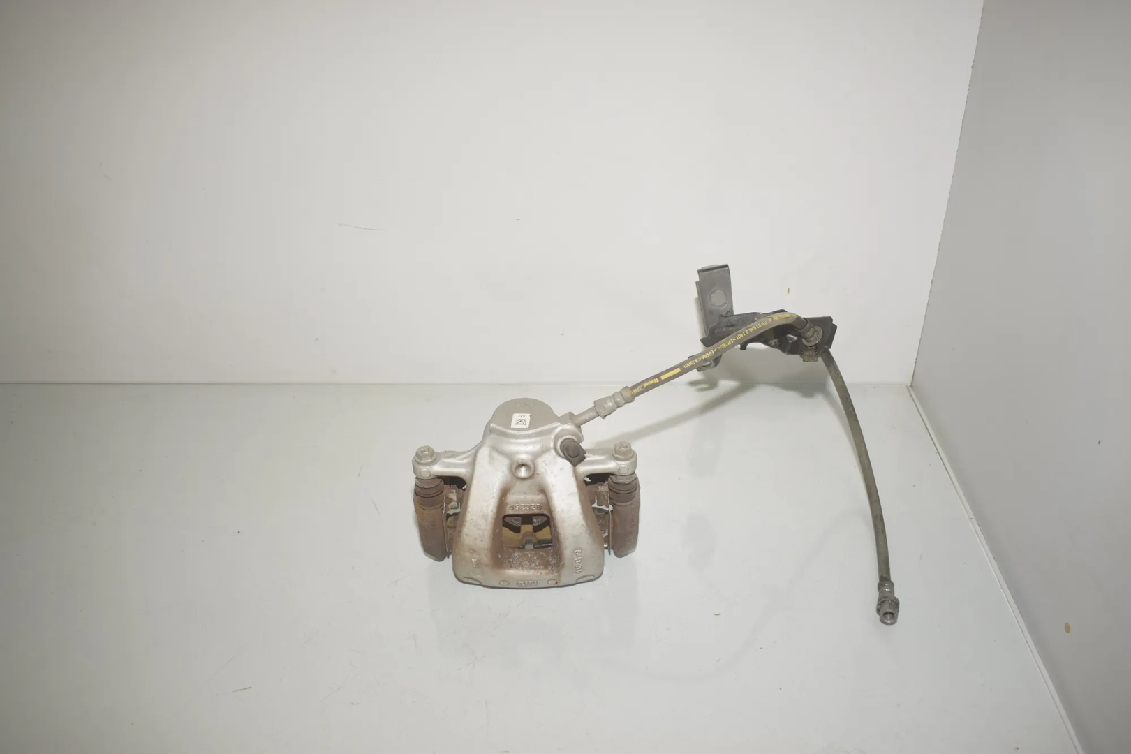 Front Right Brake Caliper – OEM 6860270 · BMW i3 (I01) Electric 2019
