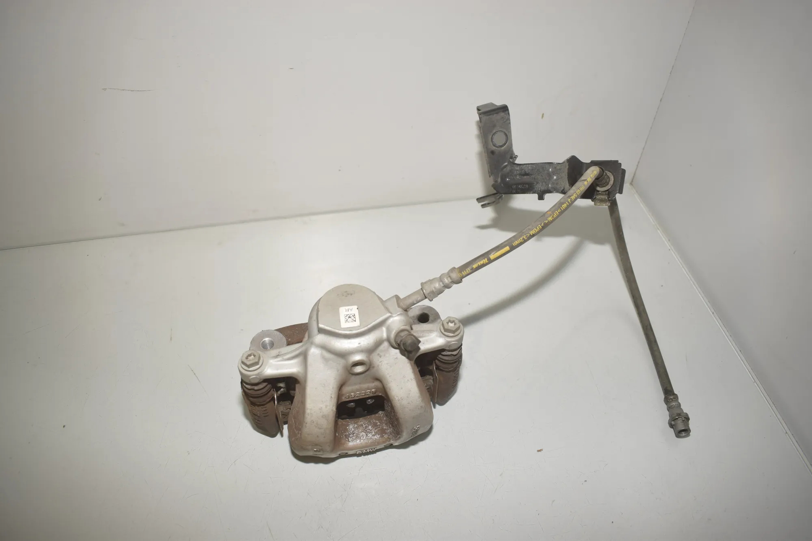 Front Right Brake Caliper – OEM 6860270 · BMW i3 (I01) Electric 2019 – 2