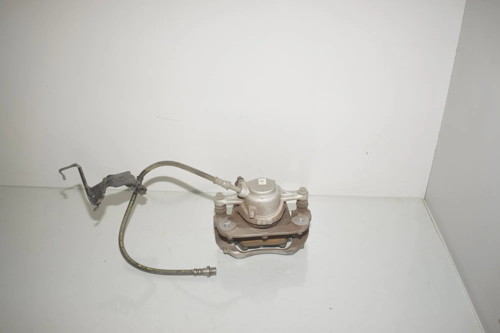 Front Right Brake Caliper – OEM 6860270 · BMW i3 (I01) Electric 2019 – 4