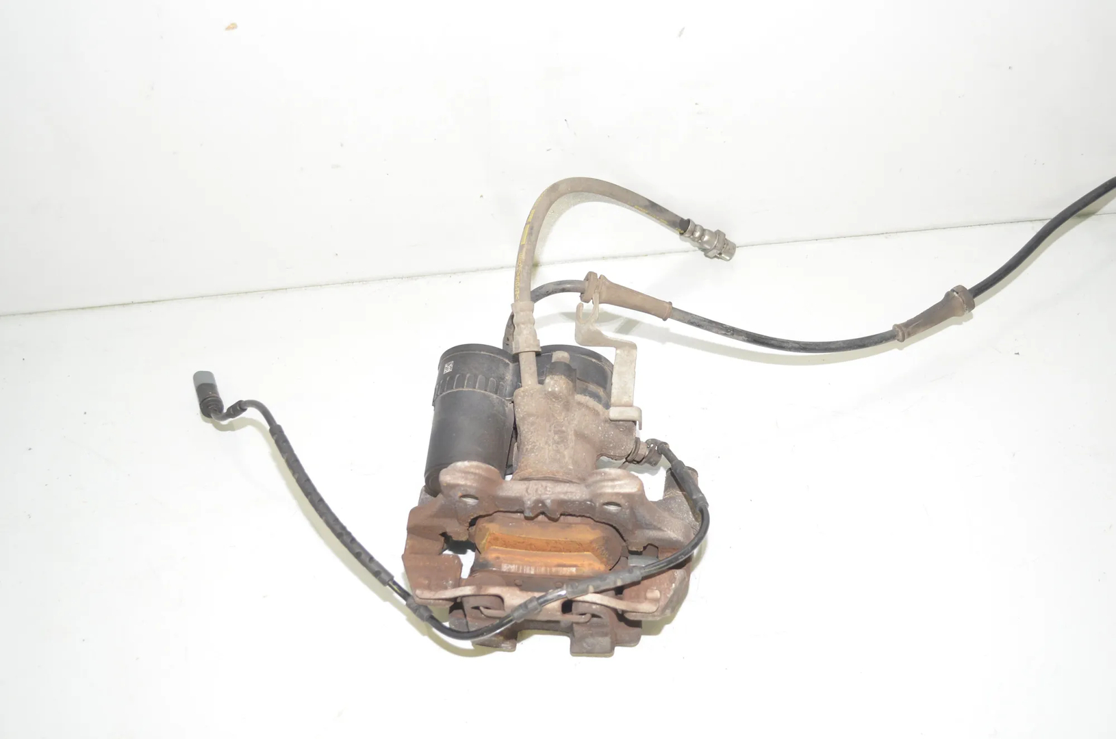 Rear Right Brake Caliper – OEM 6883020 · BMW i3 (I01) Electric 2019 – 3