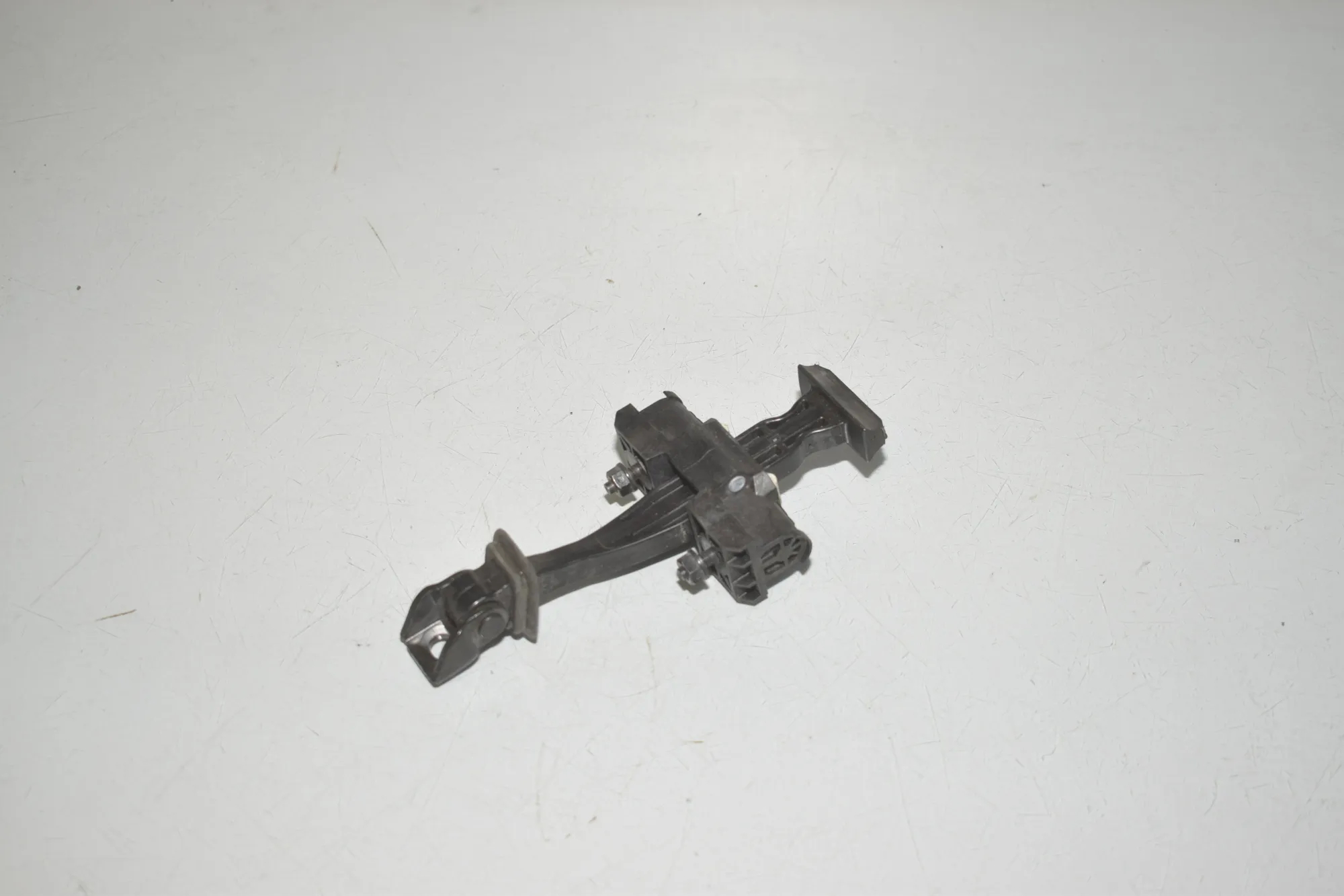 Rear Left Door Soft Close Unit – OEM 7499229 · BMW i4 (G26) BMW i4 (G26) eDrive35 2024 – 3