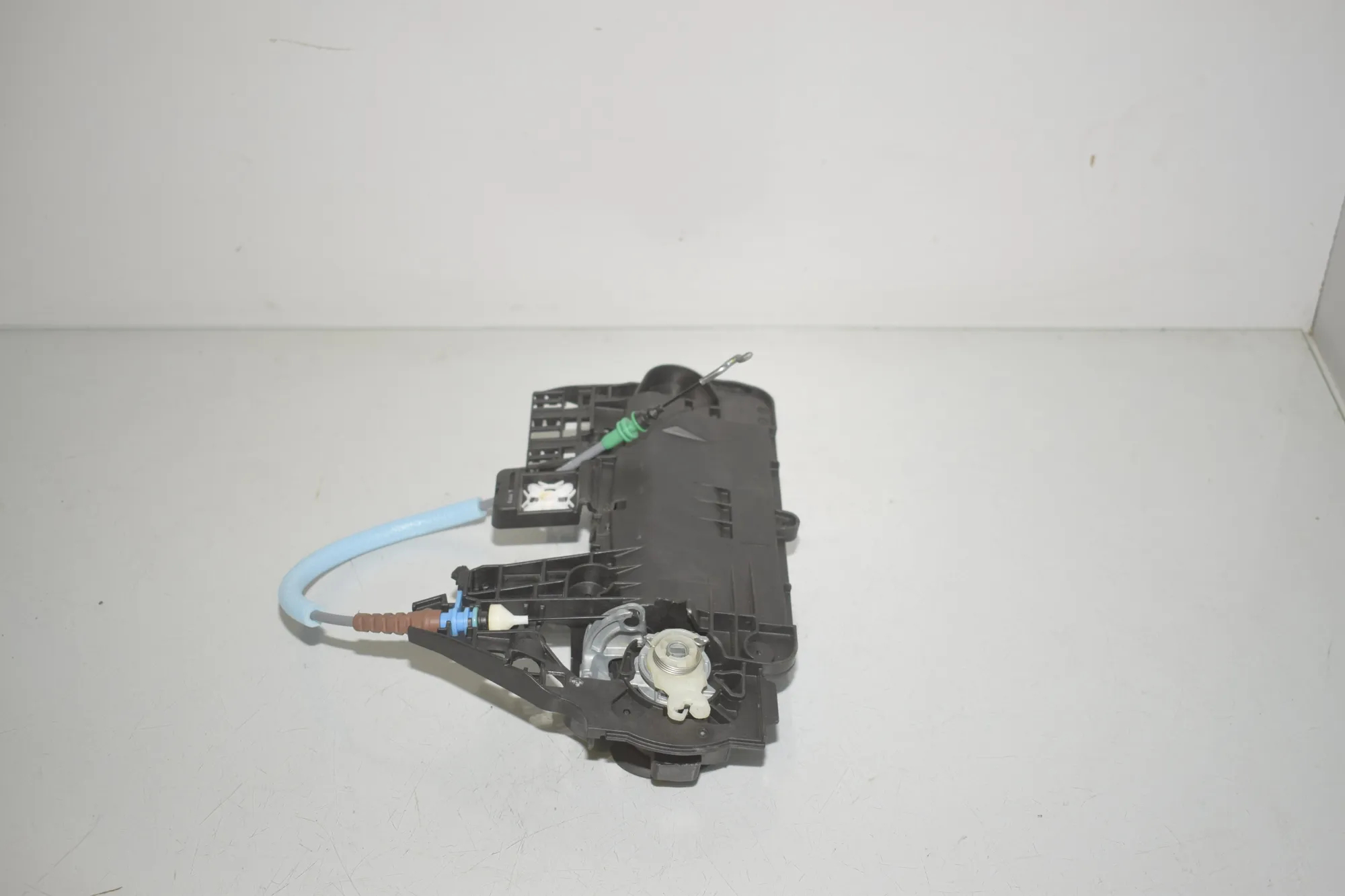 Front Right Door Interior Handle Frame – OEM 5A25812 · BMW i4 (G26) BMW i4 (G26) eDrive35 2024 – 3