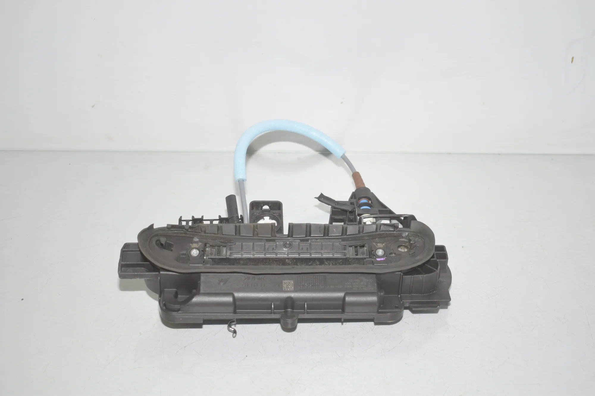 Front Right Door Interior Handle Frame – OEM 5A25812 · BMW i4 (G26) BMW i4 (G26) eDrive35 2024
