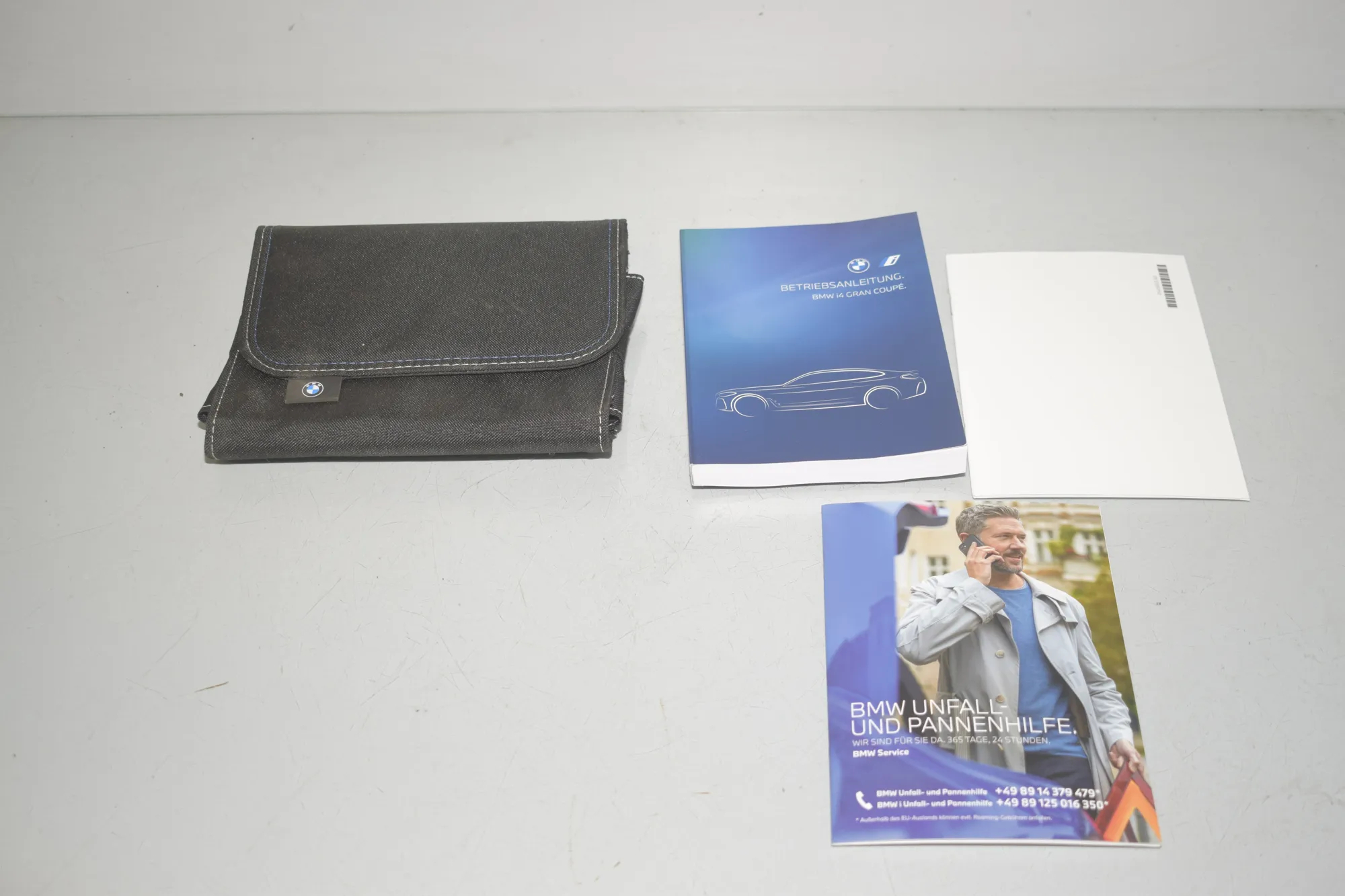 Manual Service Book – OEM BL5A26937 · BMW i4 (G26) BMW i4 (G26) eDrive35 2024 – 2