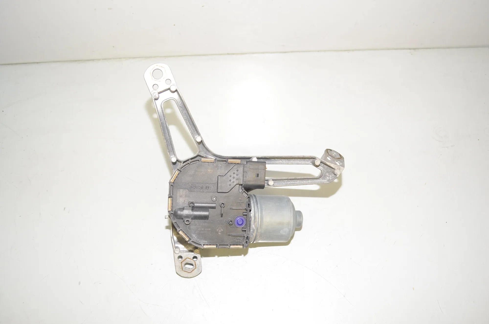 Front Windshield Wiper Mechanism – OEM 7359449 · BMW i3 (I01) Electric 2019