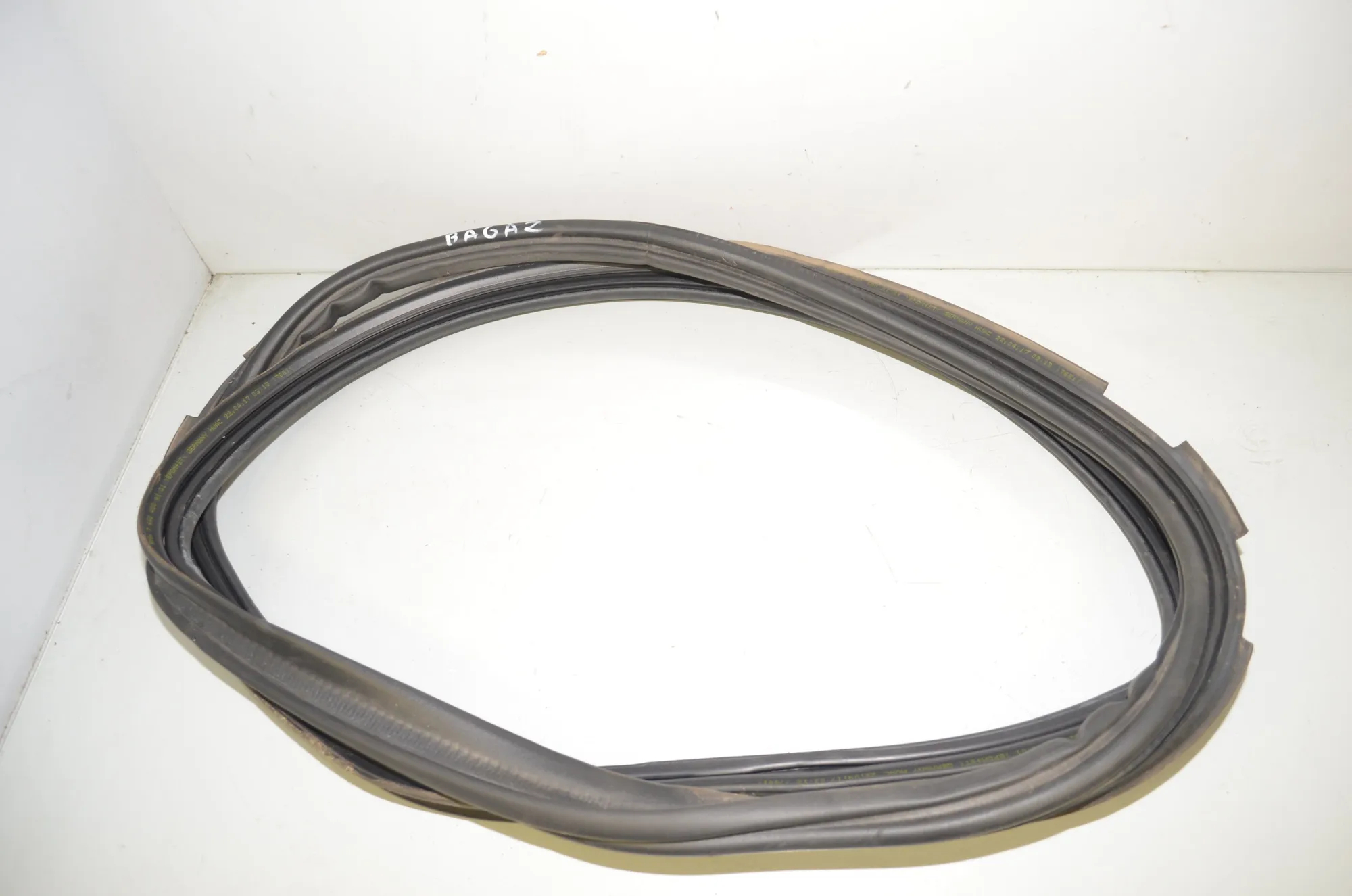 Tailgate Rubber Seal – OEM 7440481 · BMW 2 Active Tourer (F45) 216 d 2017 – 2