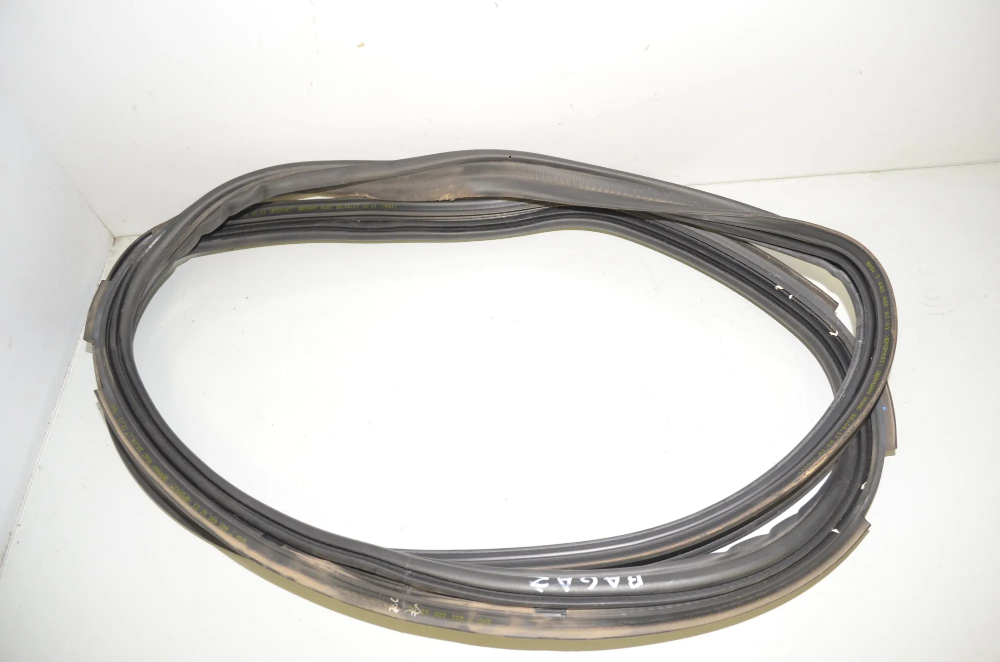 Tailgate Rubber Seal – OEM 7440481 · BMW 2 Active Tourer (F45) 216 d 2017