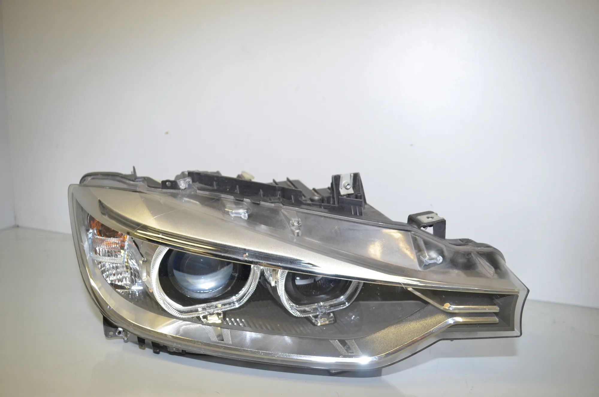 Front Right Headlight – OEM 7259526 · BMW 3 (F30, F80) 328 i 2014
