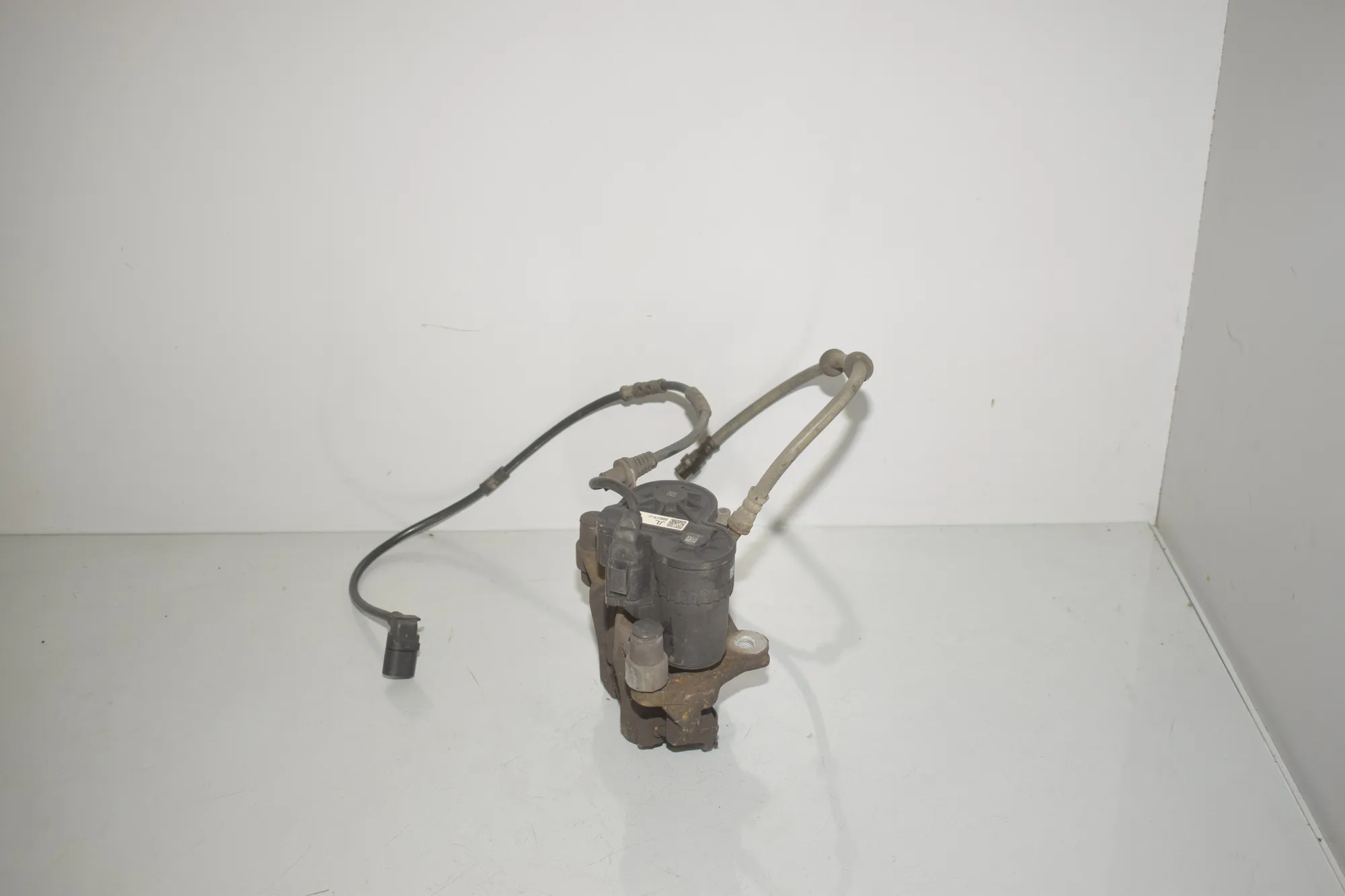 Rear Left Brake Caliper – OEM 6880379 · BMW 2 Active Tourer (F45) 216 d 2017 – 2