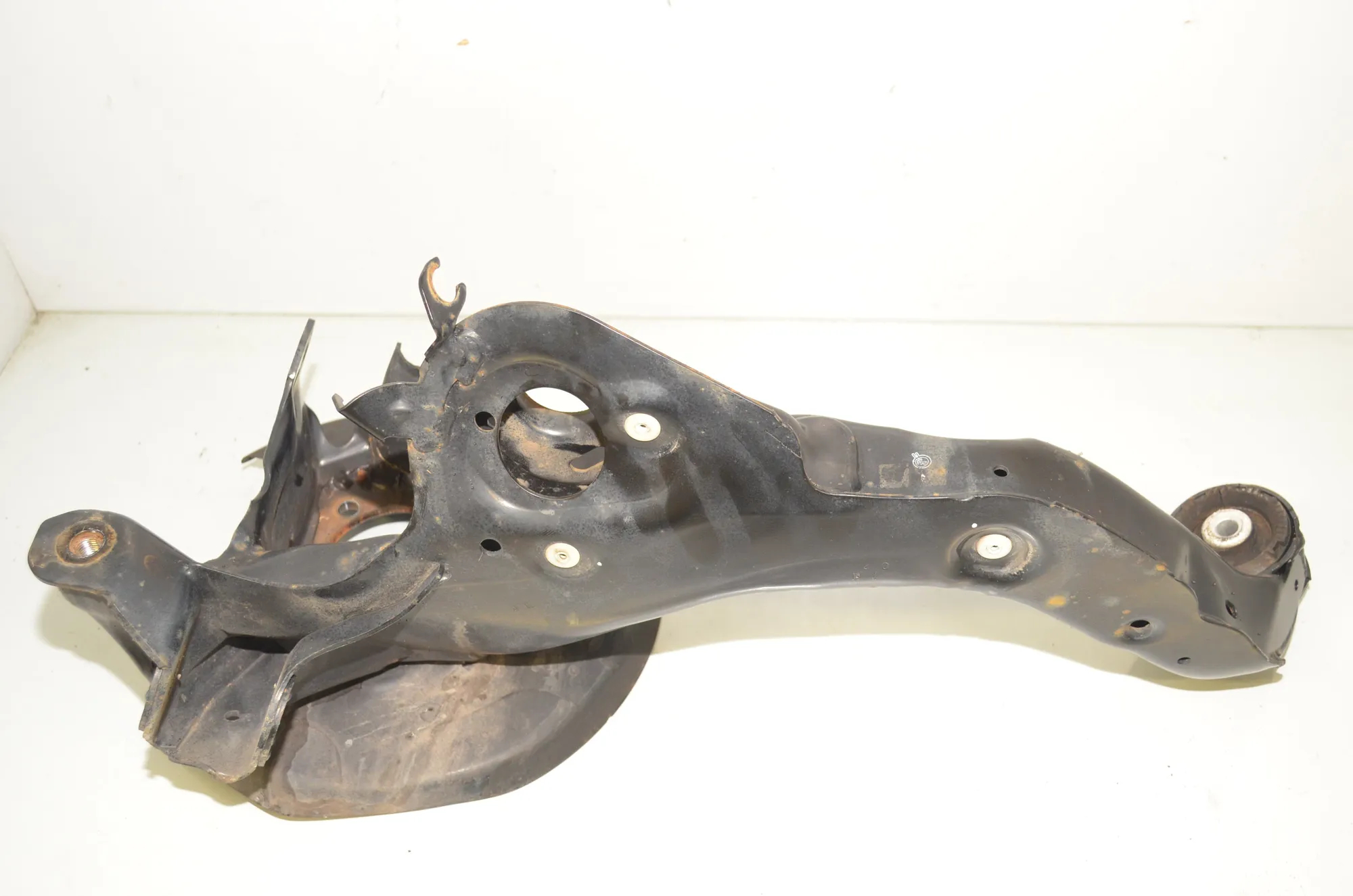 Rear Left Wheel Hub Spindle – OEM 8842879 · BMW 2 Active Tourer (F45) 216 d 2017 – 4