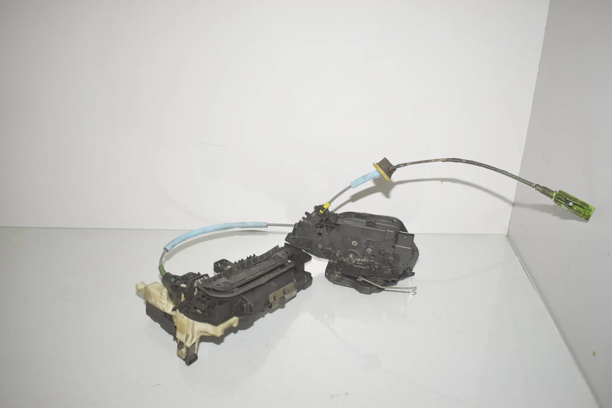 Front Left Door Lock – OEM 7956135 · BMW 2 Active Tourer (U06) (2021 - -) 218i 2023