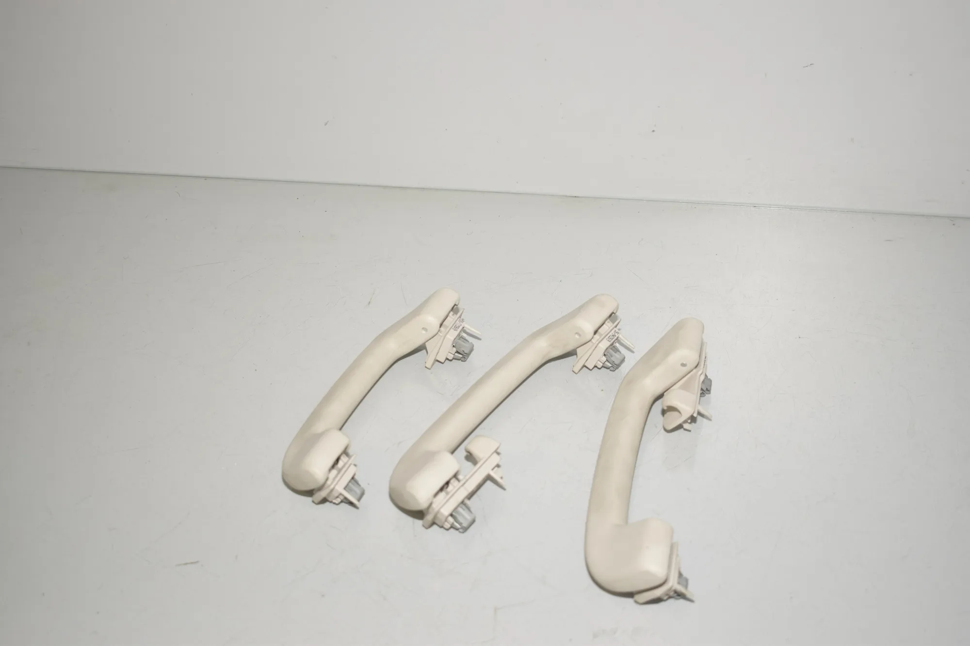Interior Roof Handle Set – OEM 7475737 · BMW 5 (G30) (2016 - -) 530 e iPerformance 2019 – 5