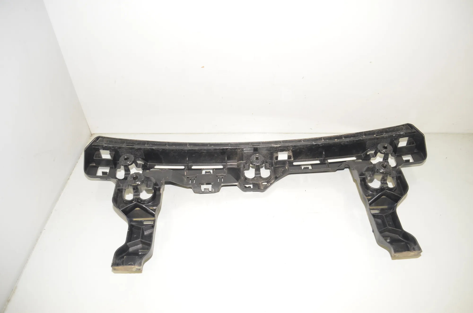 Rear Bumper Middle Bracket – OEM 8496655 · BMW 1 (F40) (2019 - -) (F40)118d 2022 – 3