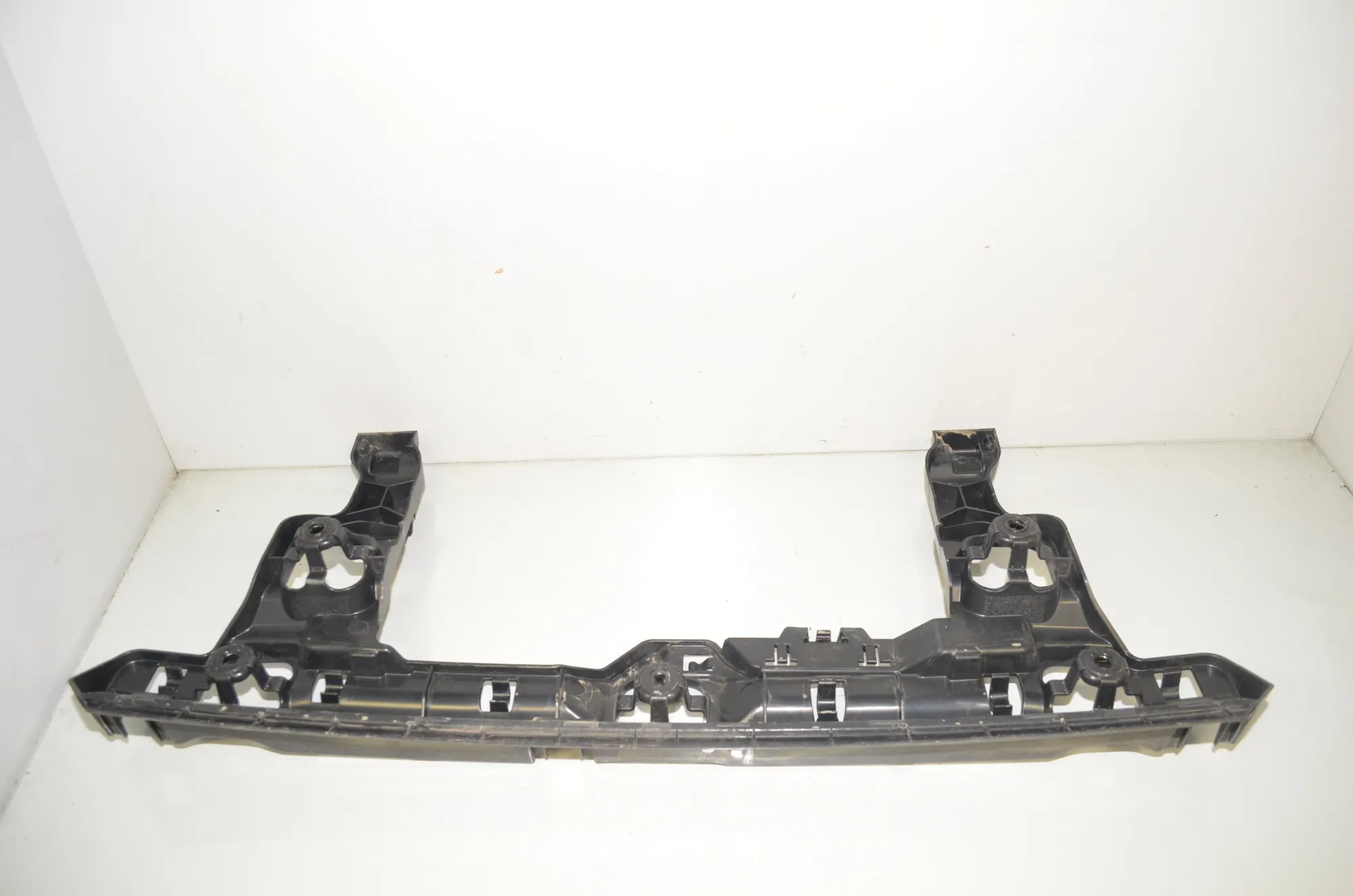 Rear Bumper Middle Bracket – OEM 8496655 · BMW 1 (F40) (2019 - -) (F40)118d 2022 – 4