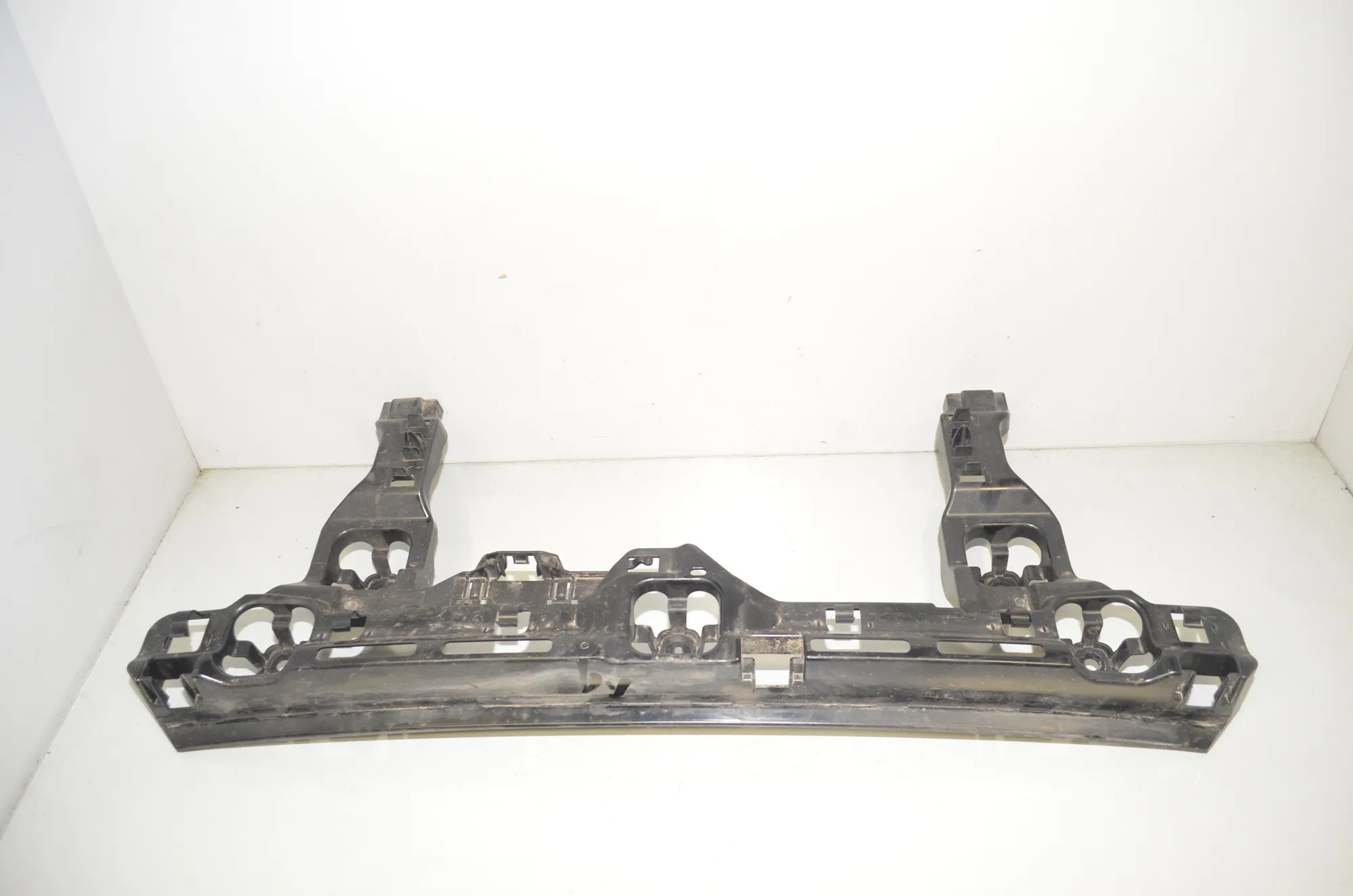 Rear Bumper Middle Bracket – OEM 8496655 · BMW 1 (F40) (2019 - -) (F40)118d 2022 – 2