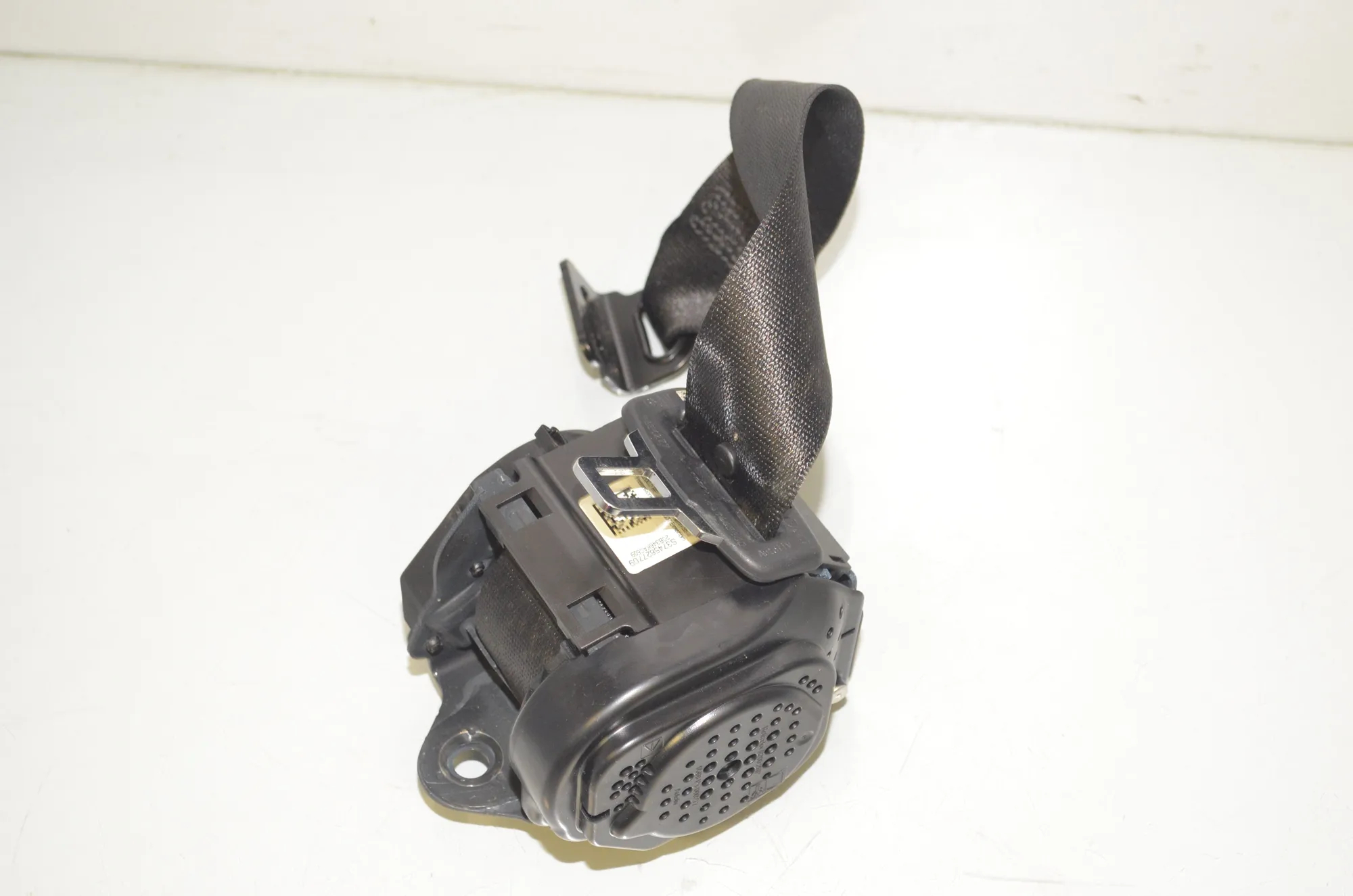 Rear Left Seatbelt – OEM 7456277 · BMW 1 (F40) (2019 - -) (F40)118d 2021 – 2